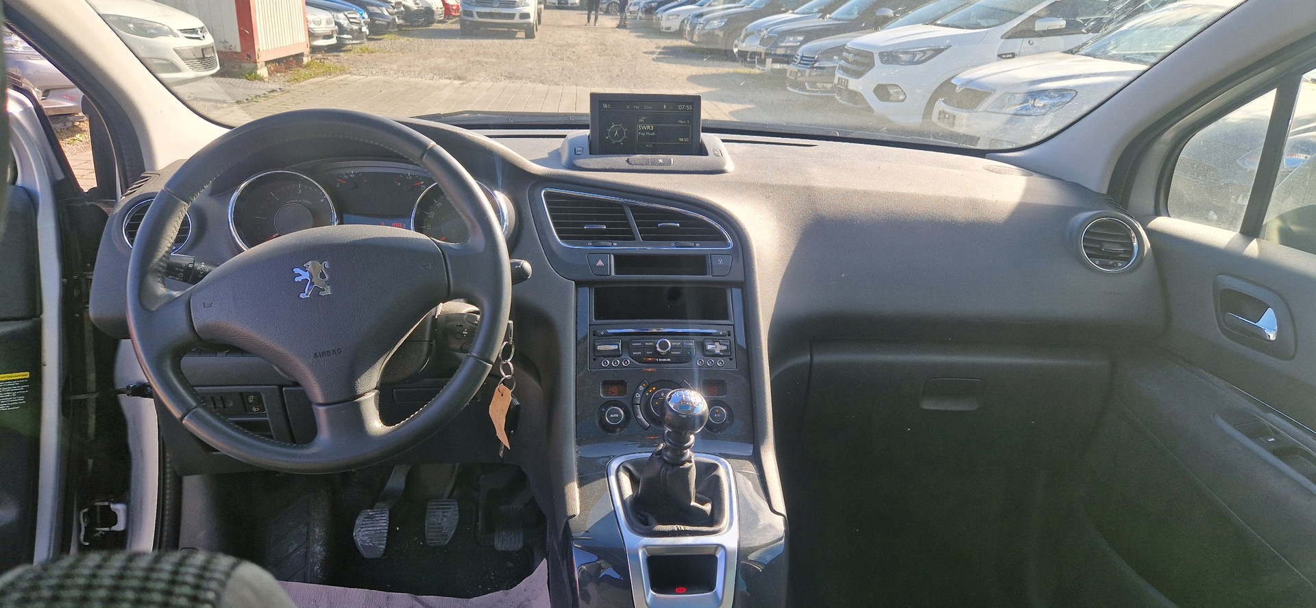 PEUGEOT 5008 2.0 HDI Allure-image-7