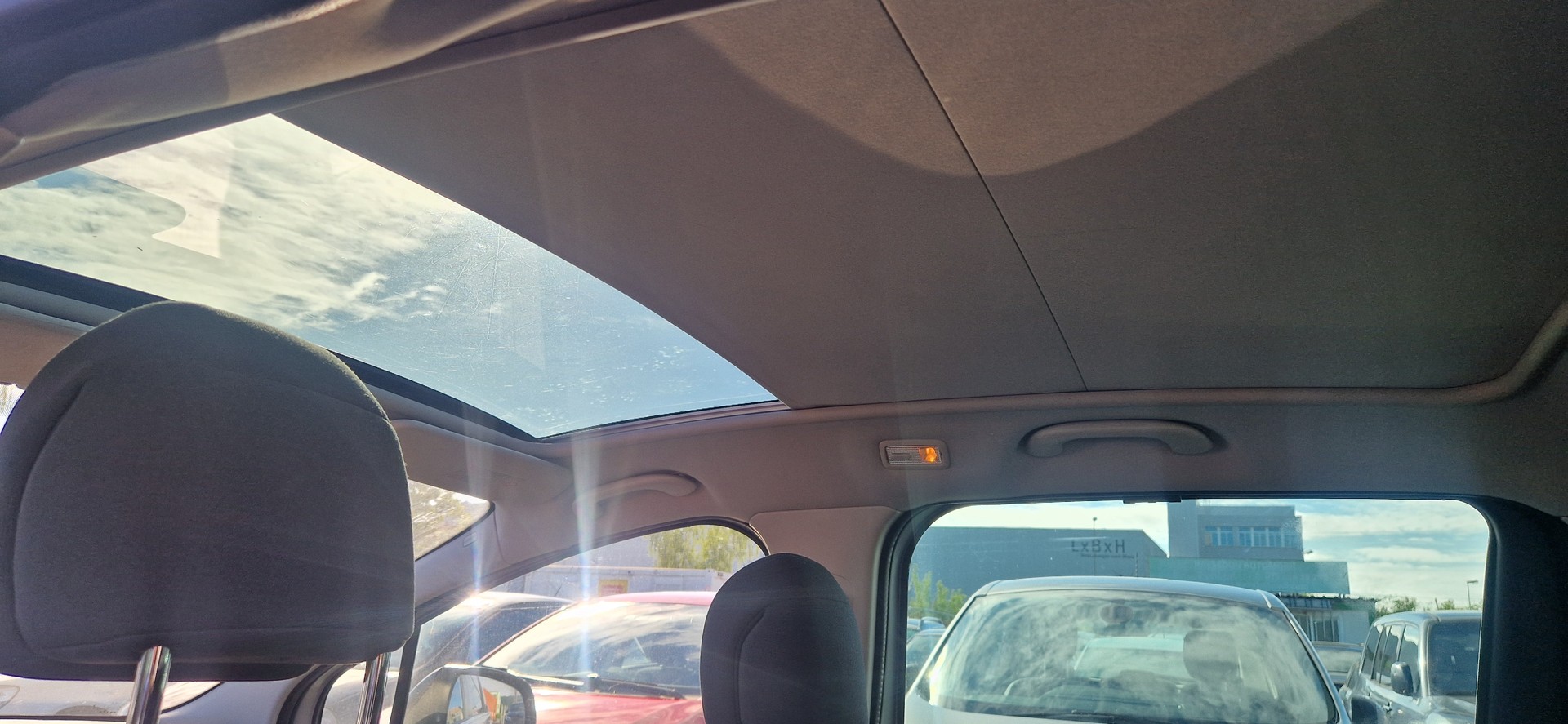 PEUGEOT 5008 2.0 HDI Allure-image-8