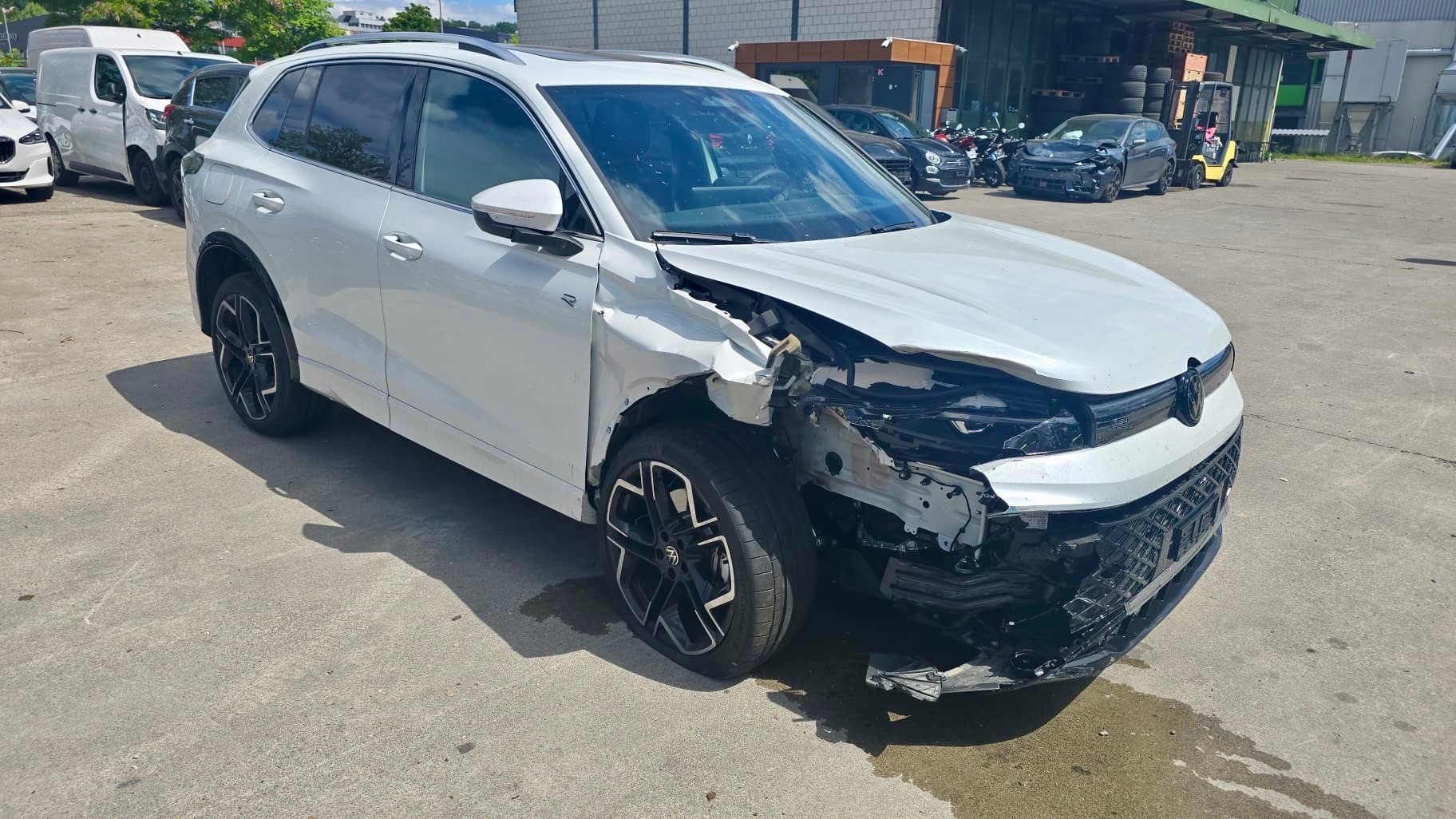 VW Tiguan 2.0 TSI DSG R-Line Plus 4Motion-image-1