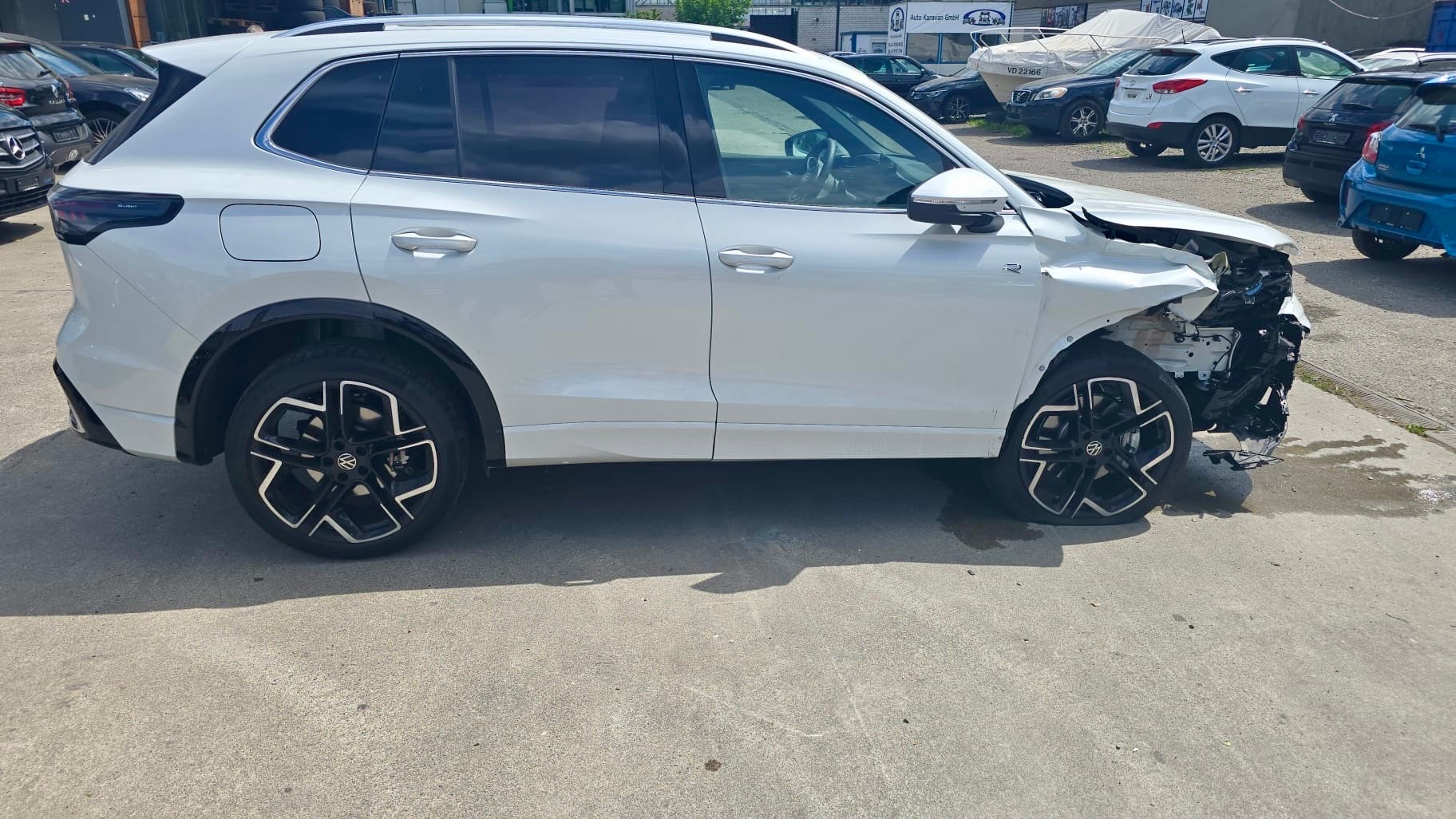 VW Tiguan 2.0 TSI DSG R-Line Plus 4Motion-image-3