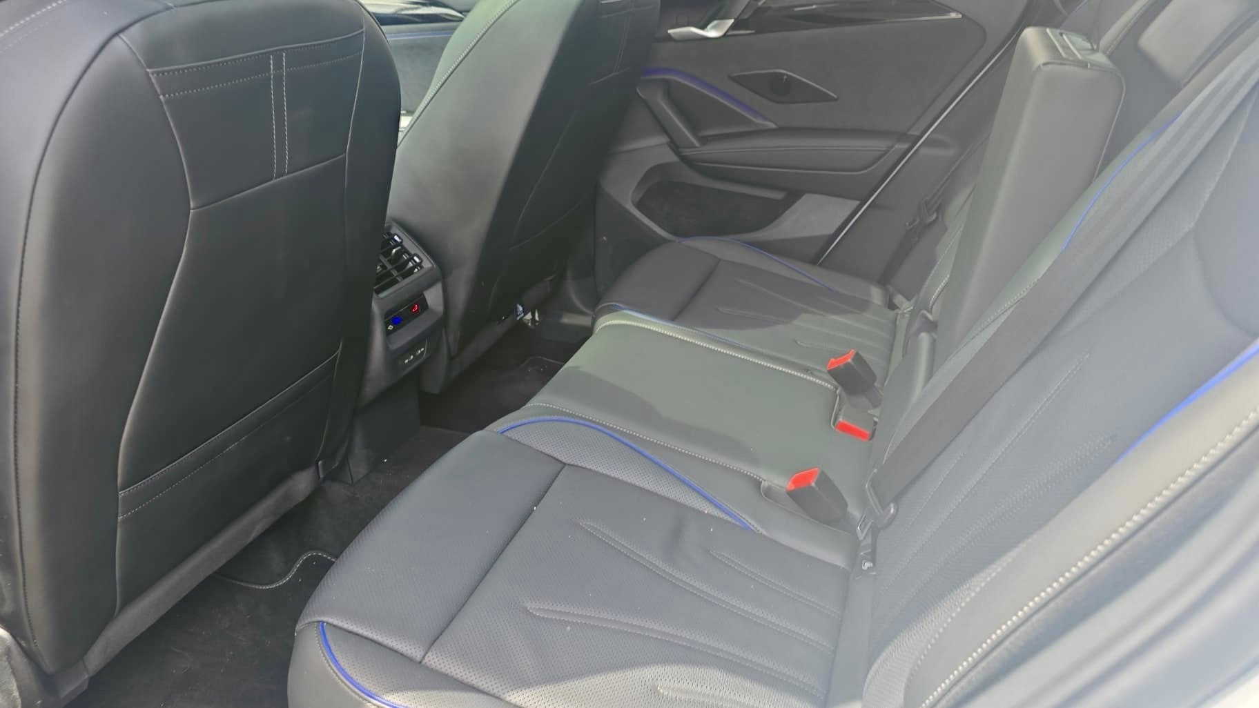 VW Tiguan 2.0 TSI DSG R-Line Plus 4Motion-image-11