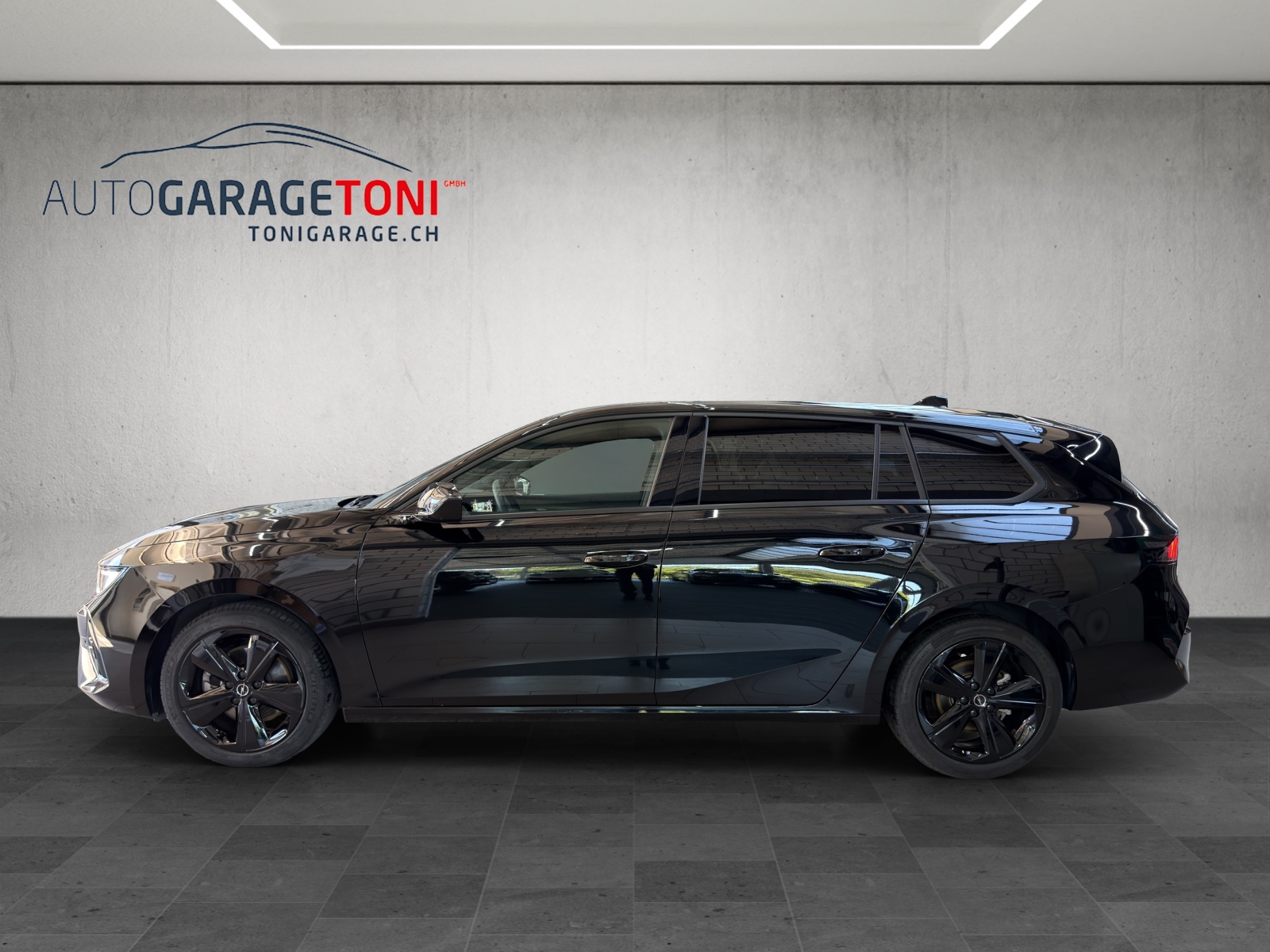 OPEL Astra Sports Tourer 1.2i Turbo GS A-showroom-element-3