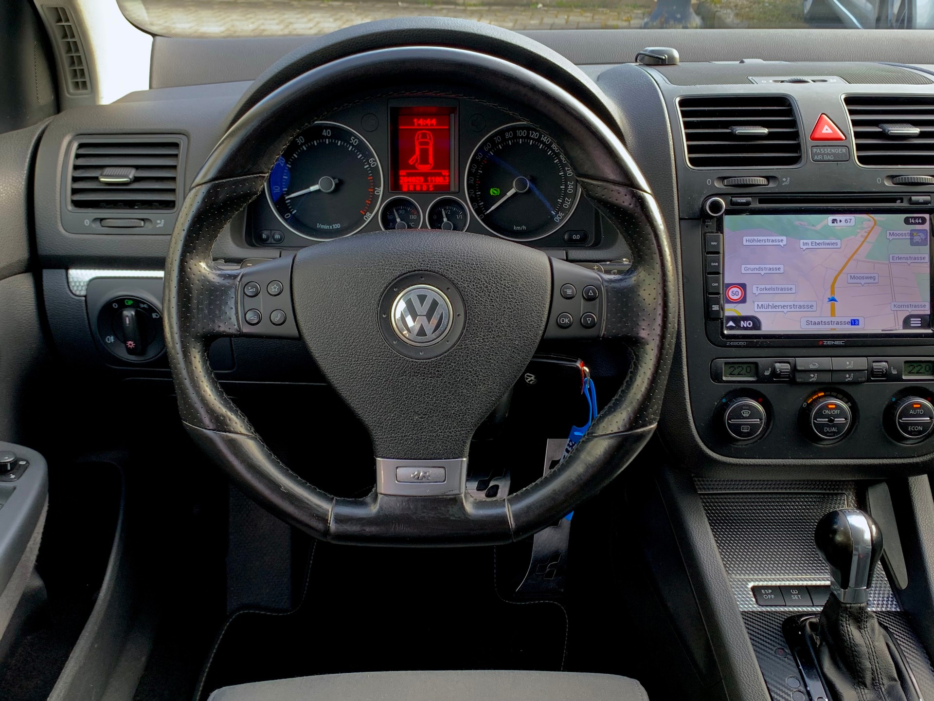 VW Golf R32 4Motion-image-11