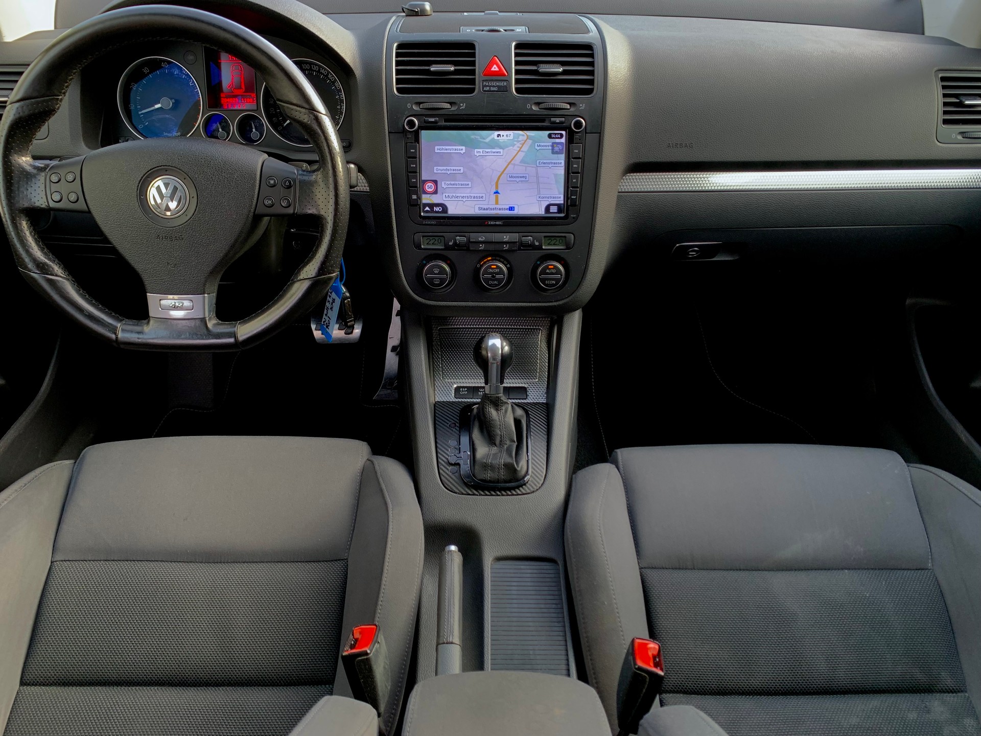 VW Golf R32 4Motion-image-12