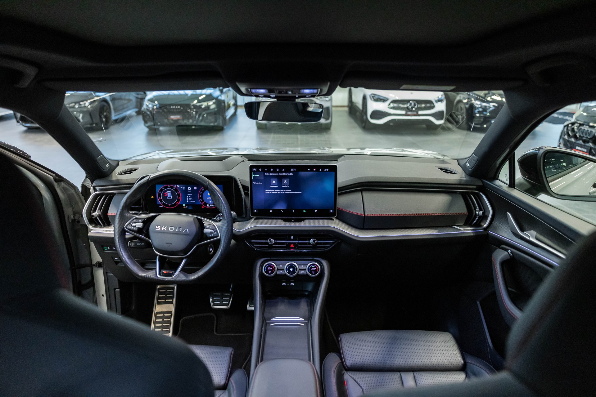 SKODA Kodiaq 2.0 TSI RS / 7Plätzer / Panorama / Canton-image-17