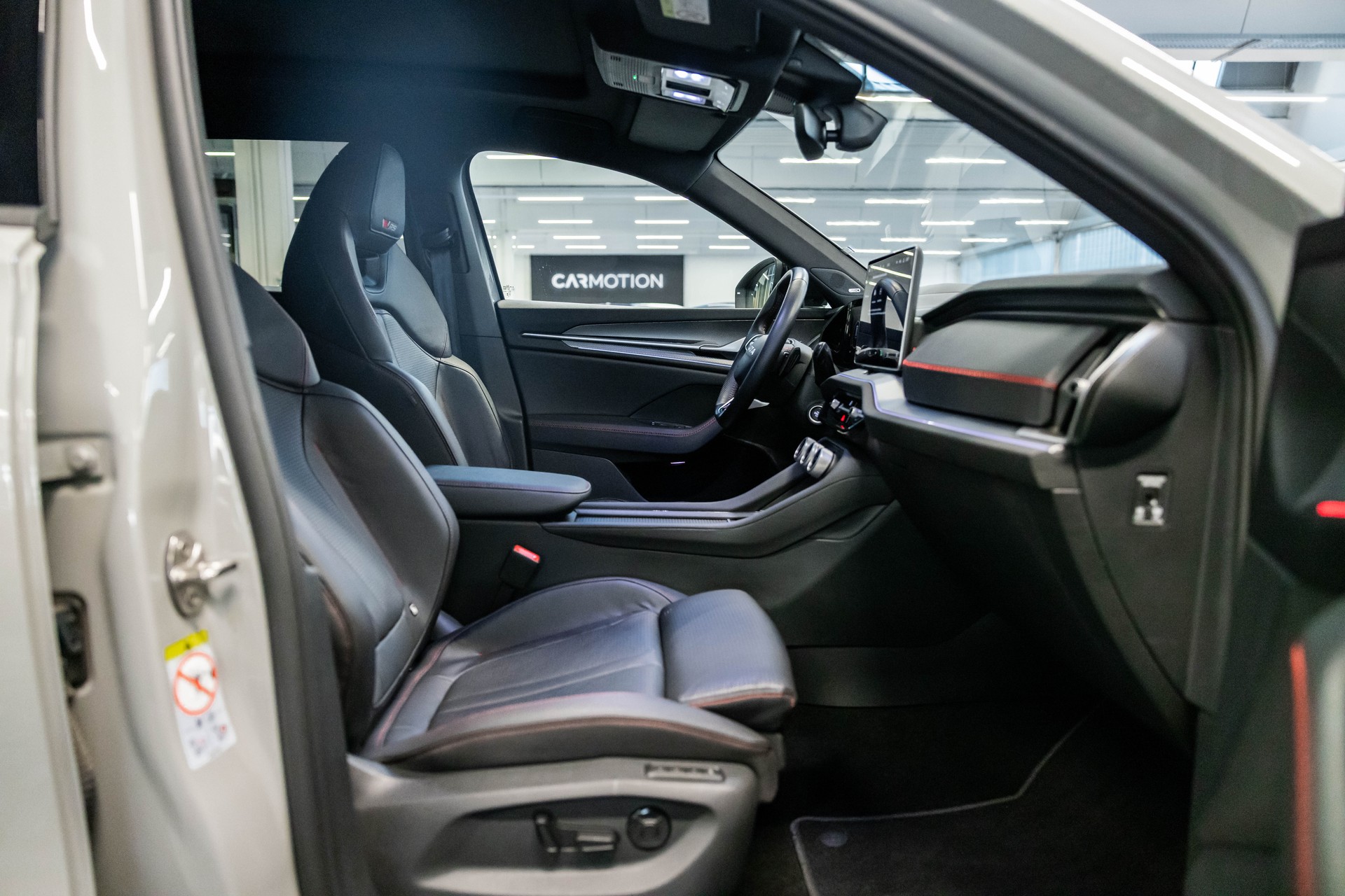 SKODA Kodiaq 2.0 TSI RS / 7Plätzer / Panorama / Canton-image-16