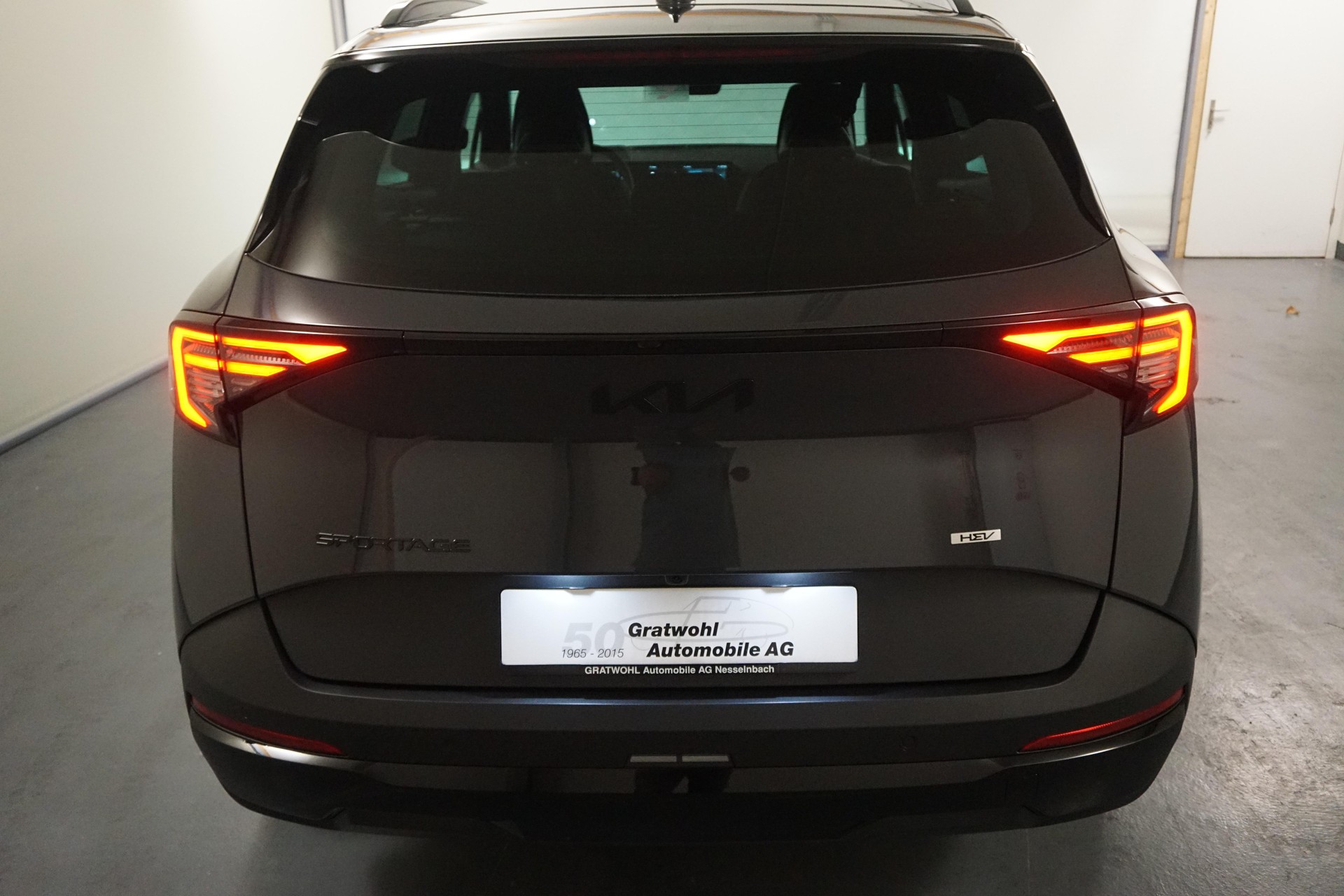 KIA Sportage 1.6 T-GDi Hybrid Black Edition-image-4