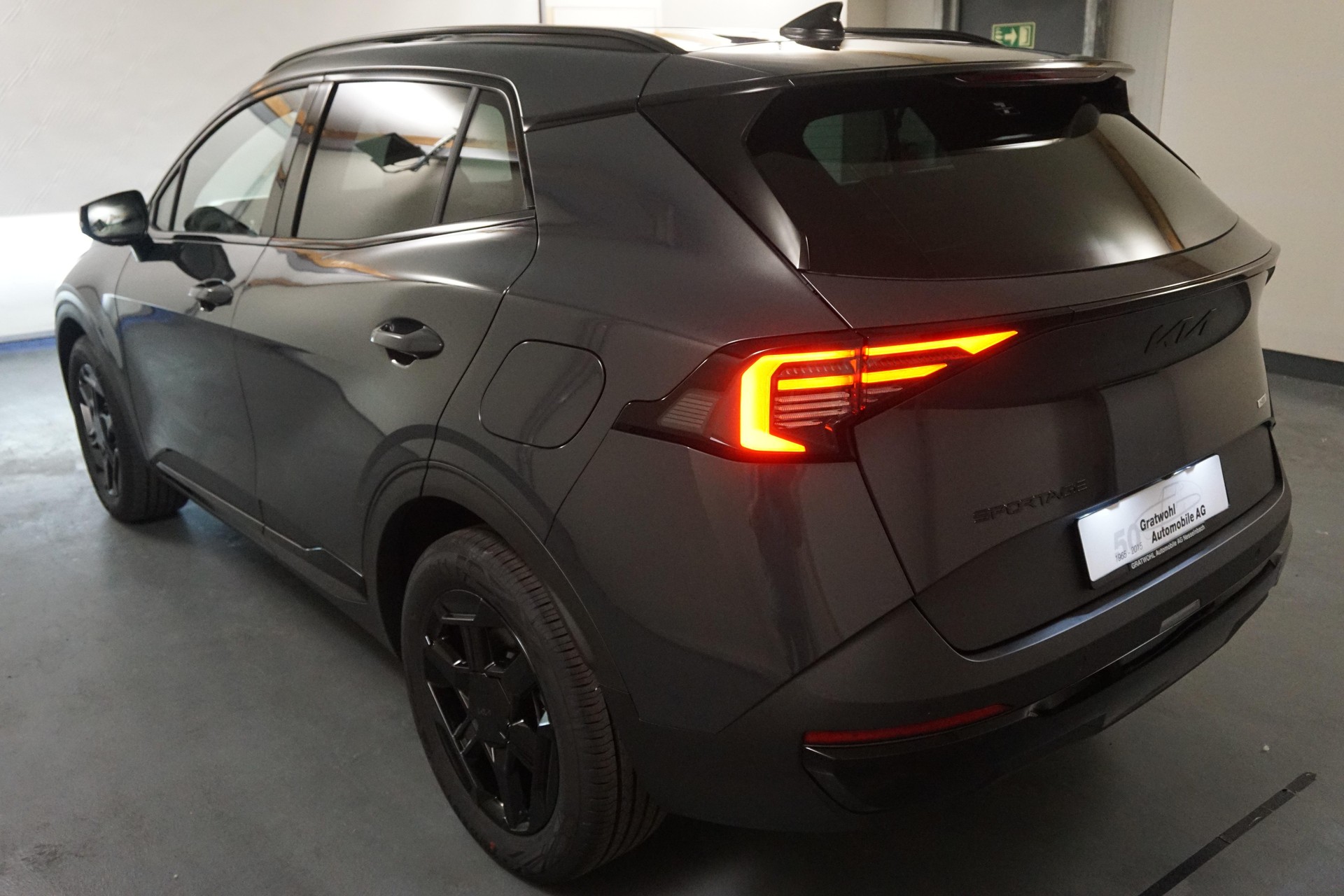 KIA Sportage 1.6 T-GDi Hybrid Black Edition-image-3