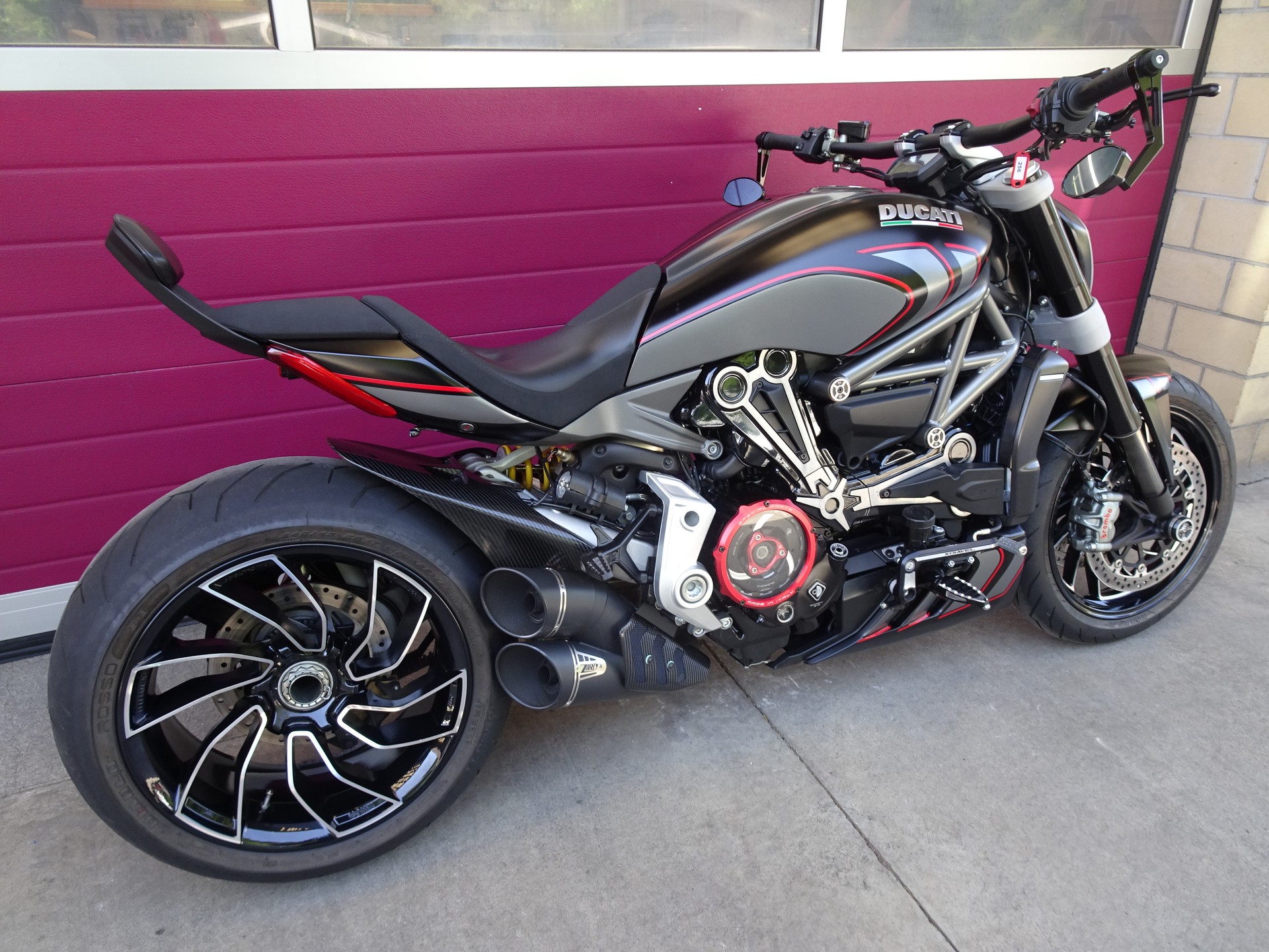 DUCATI XDiavel 1260 S-showroom-element-3