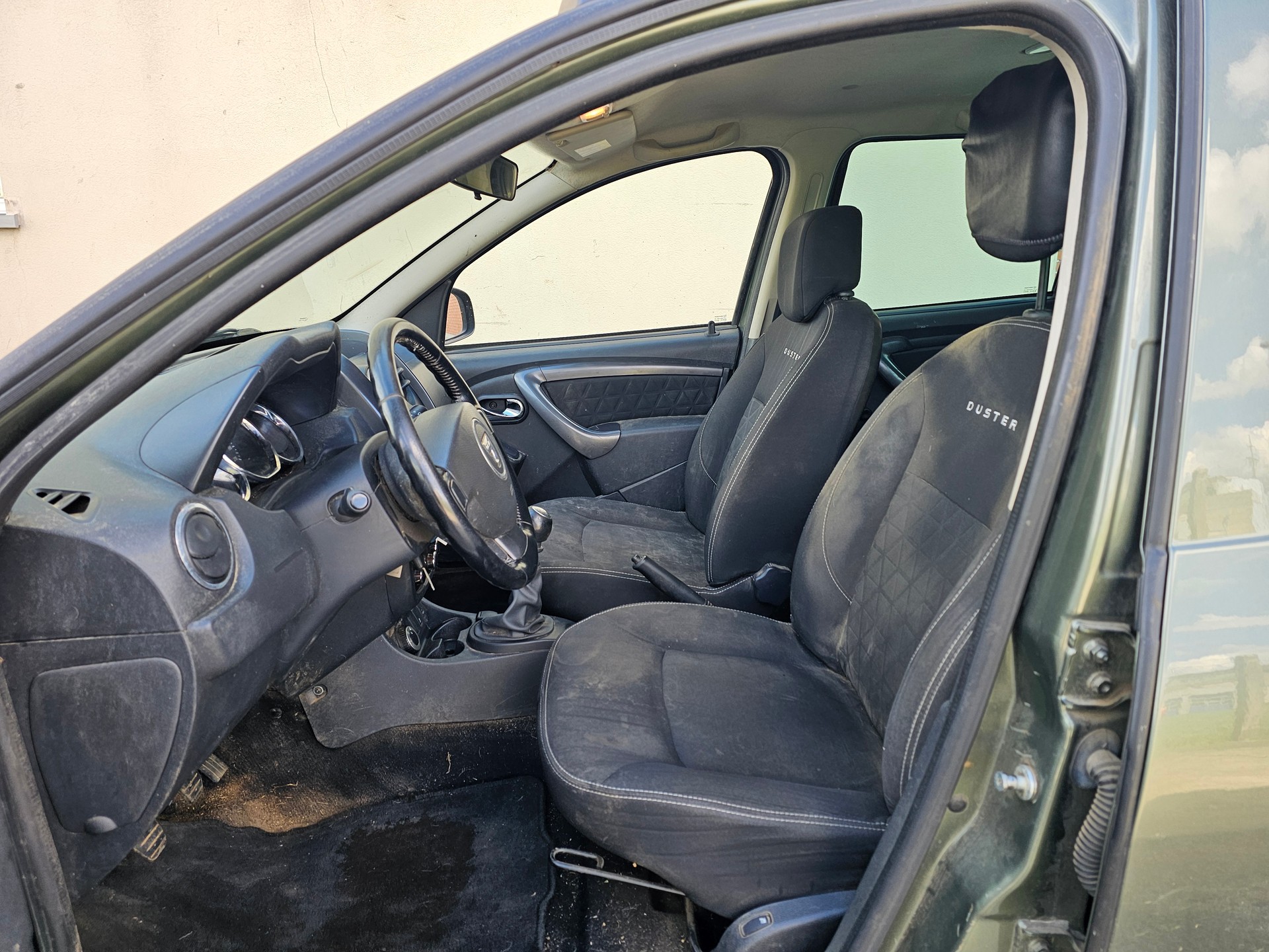 DACIA Duster 1.5 dCi Lauréate 4x4-image-9