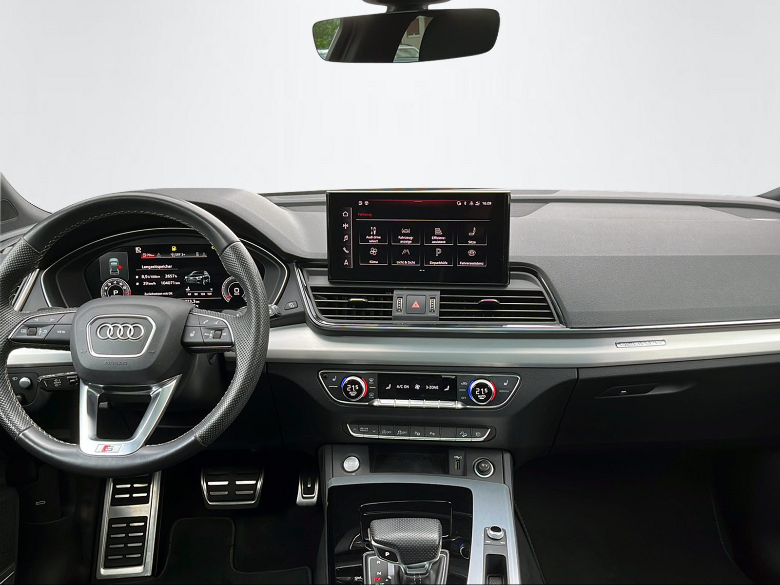 AUDI Q5 2.0 45 TFSI S Line quattro S-Tronic-image-9