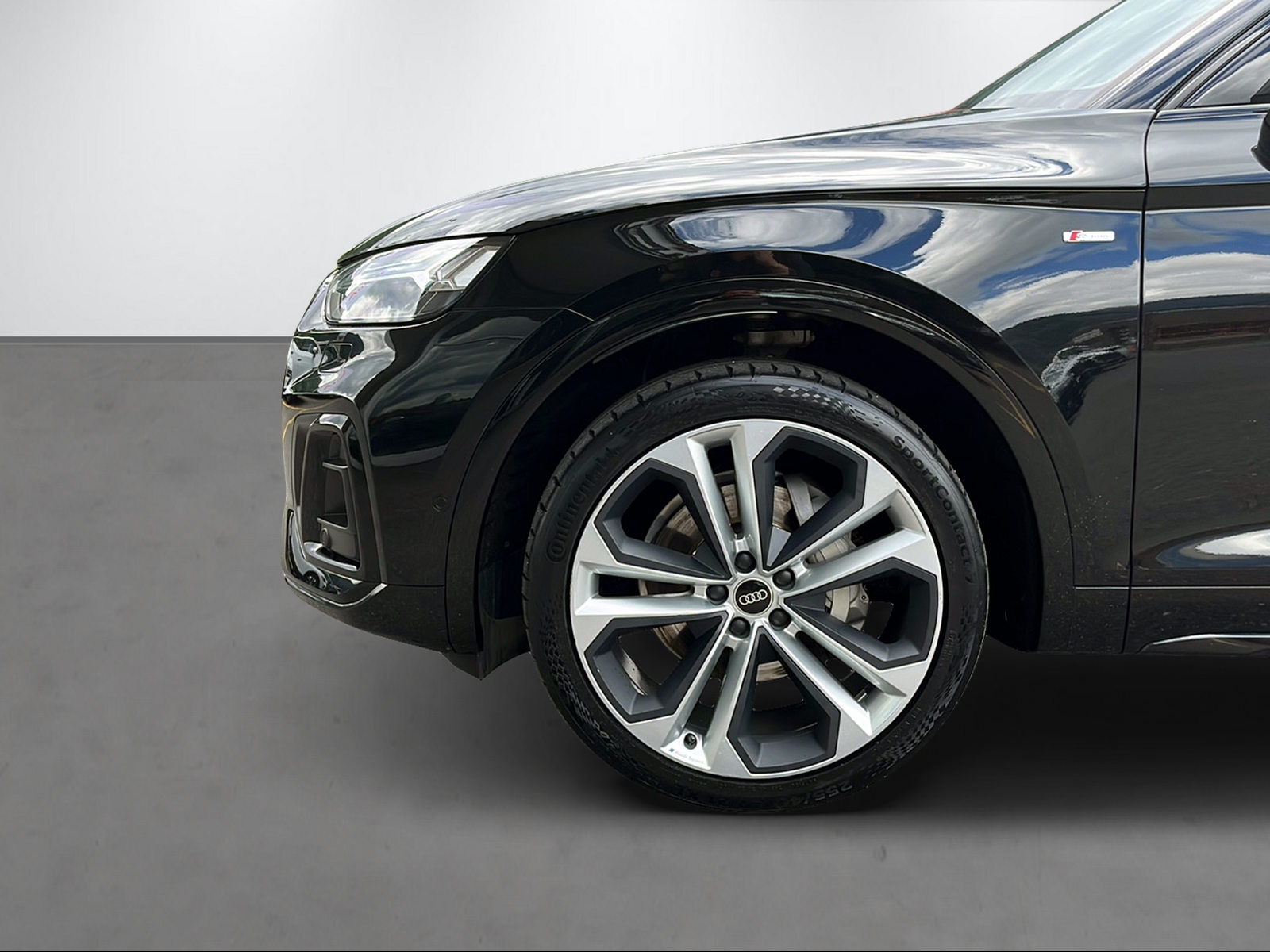 AUDI Q5 2.0 45 TFSI S Line quattro S-Tronic-image-4