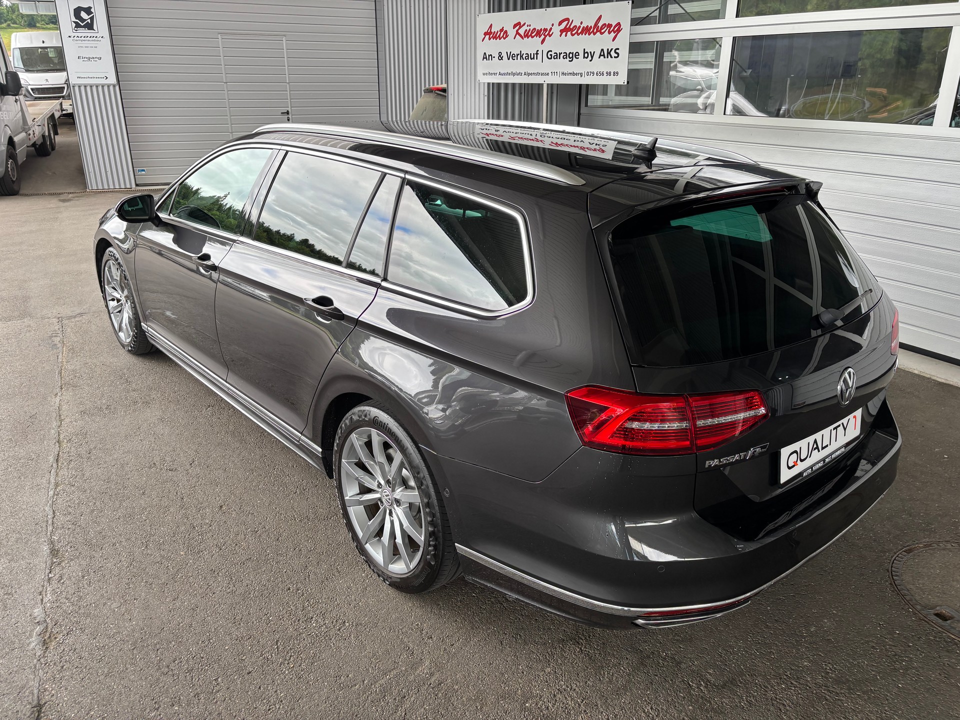 VW Passat Variant 2.0 TSI BMT Highline R-Line 4Motion DSG-image-2