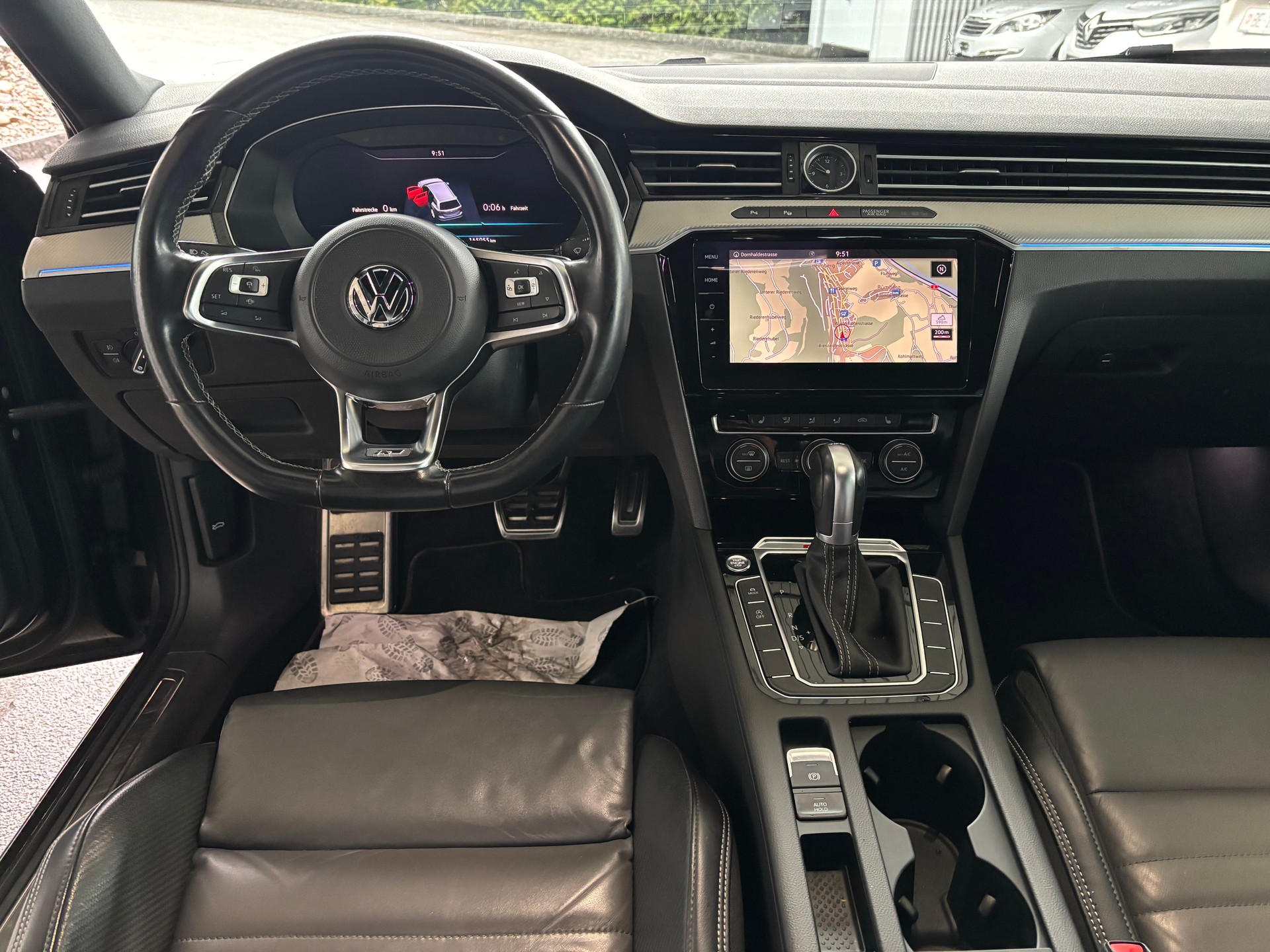 VW Passat Variant 2.0 TSI BMT Highline R-Line 4Motion DSG-image-5
