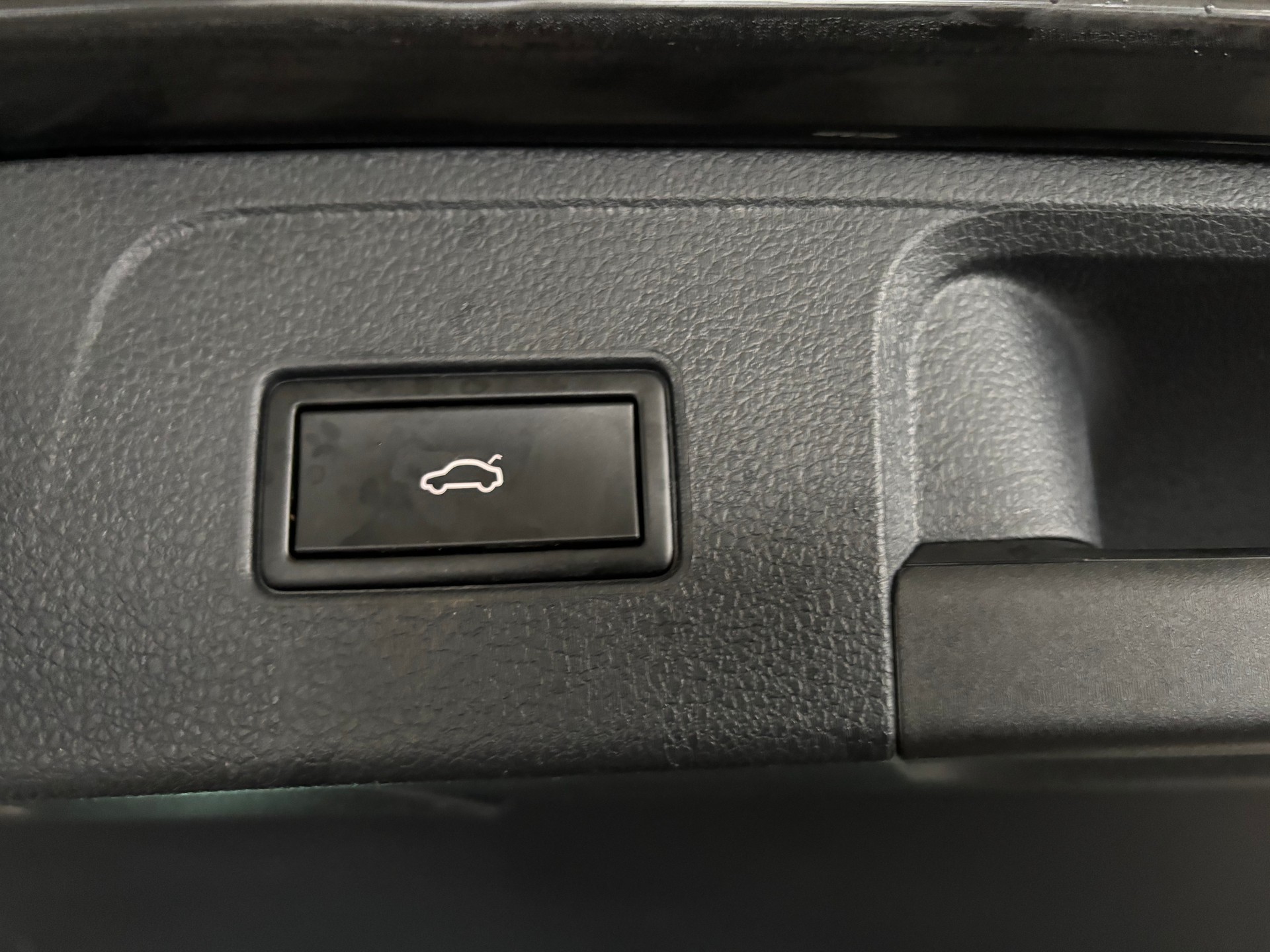 VW Passat Variant 2.0 TSI BMT Highline R-Line 4Motion DSG-image-11