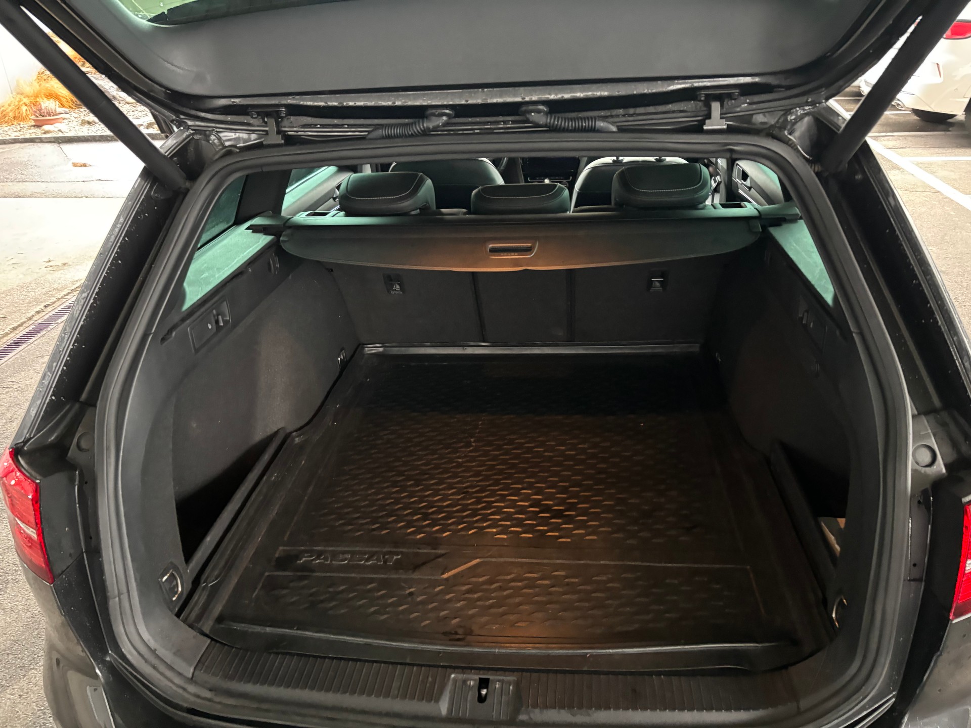 VW Passat Variant 2.0 TSI BMT Highline R-Line 4Motion DSG-image-10