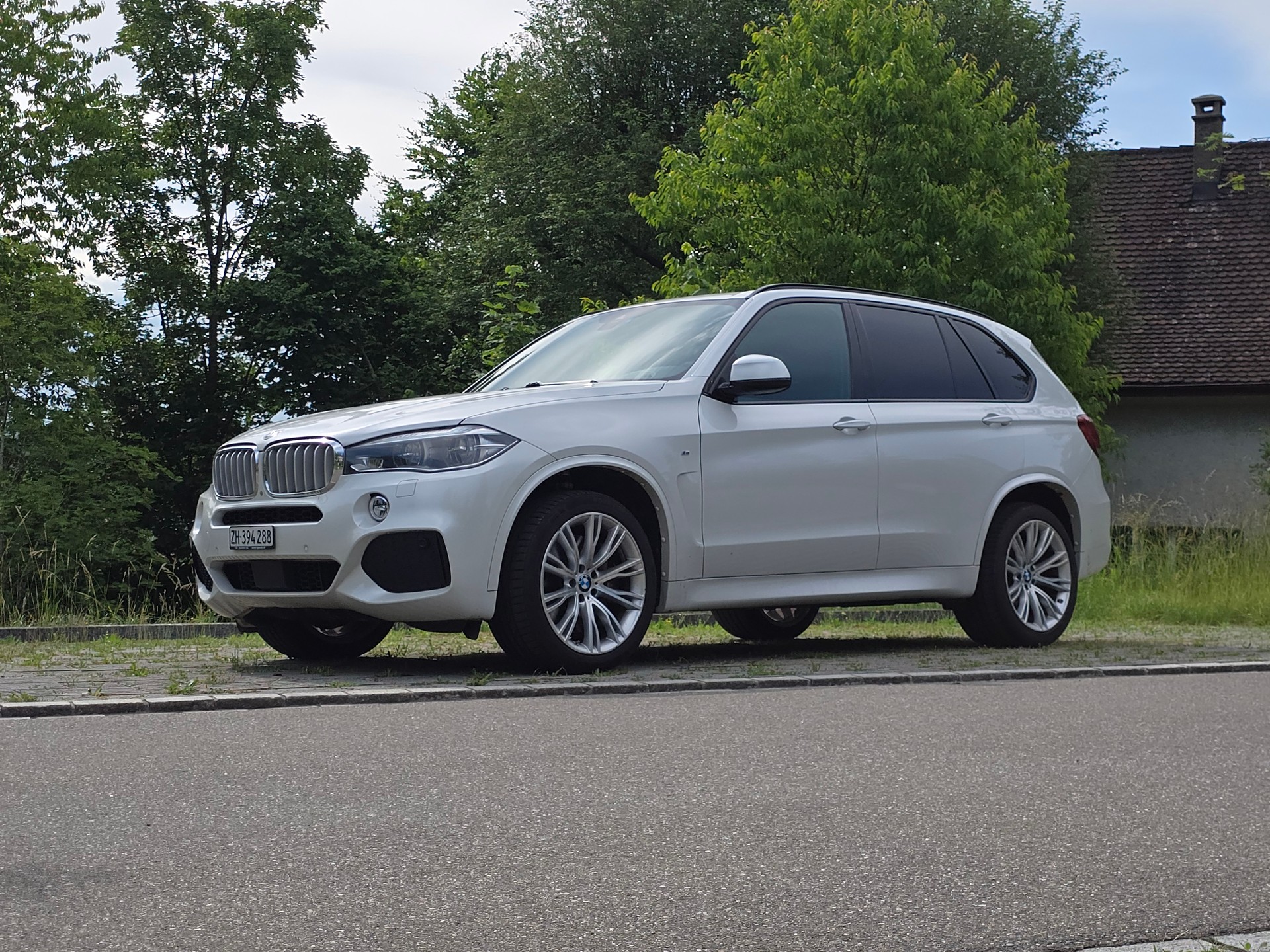 BMW 50i xDrive-image-0