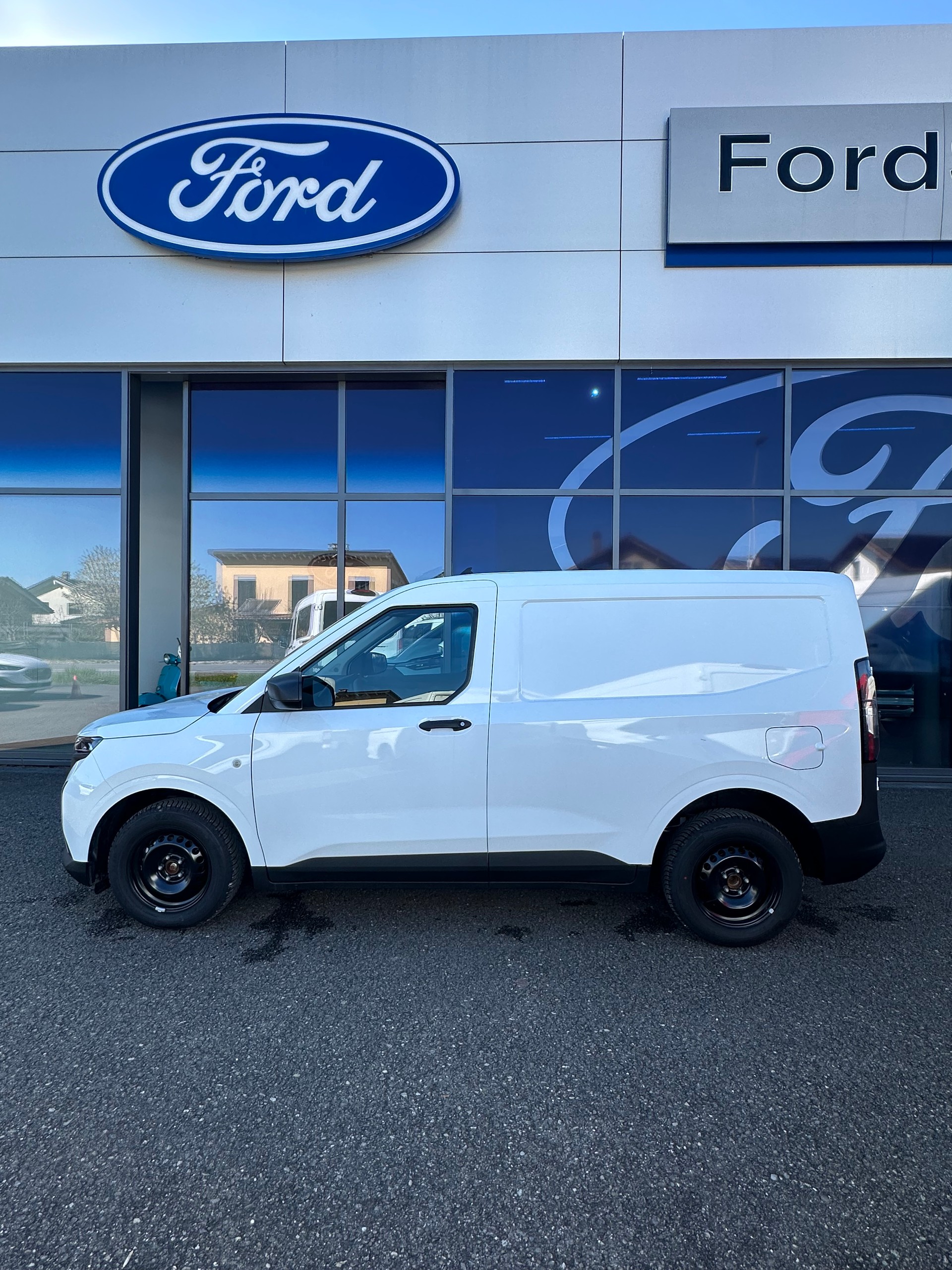 FORD Transit Courier van 1.0 EcoBoo Trend/125CV/Aut.-image-2