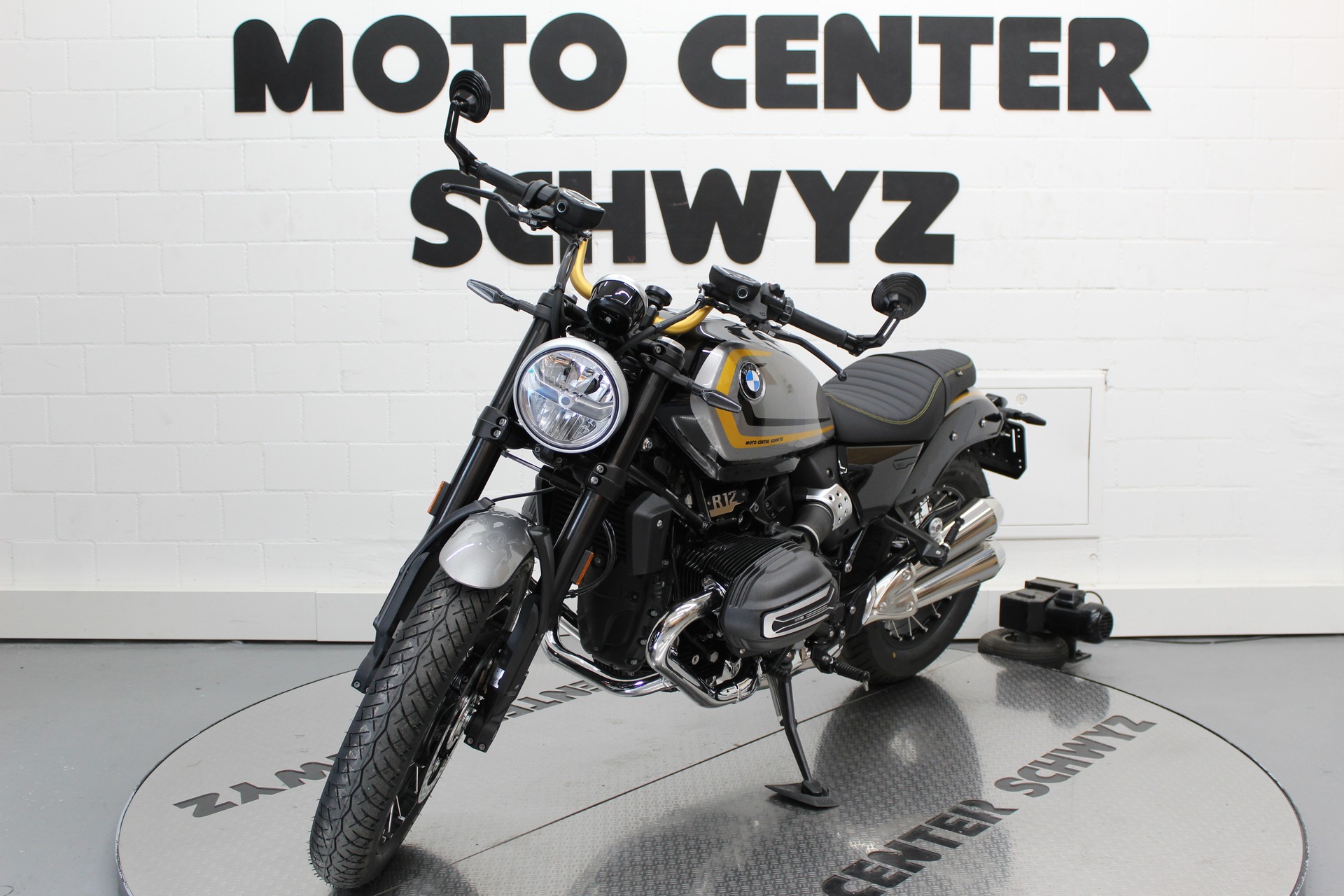 BMW R 12-showroom-element-2