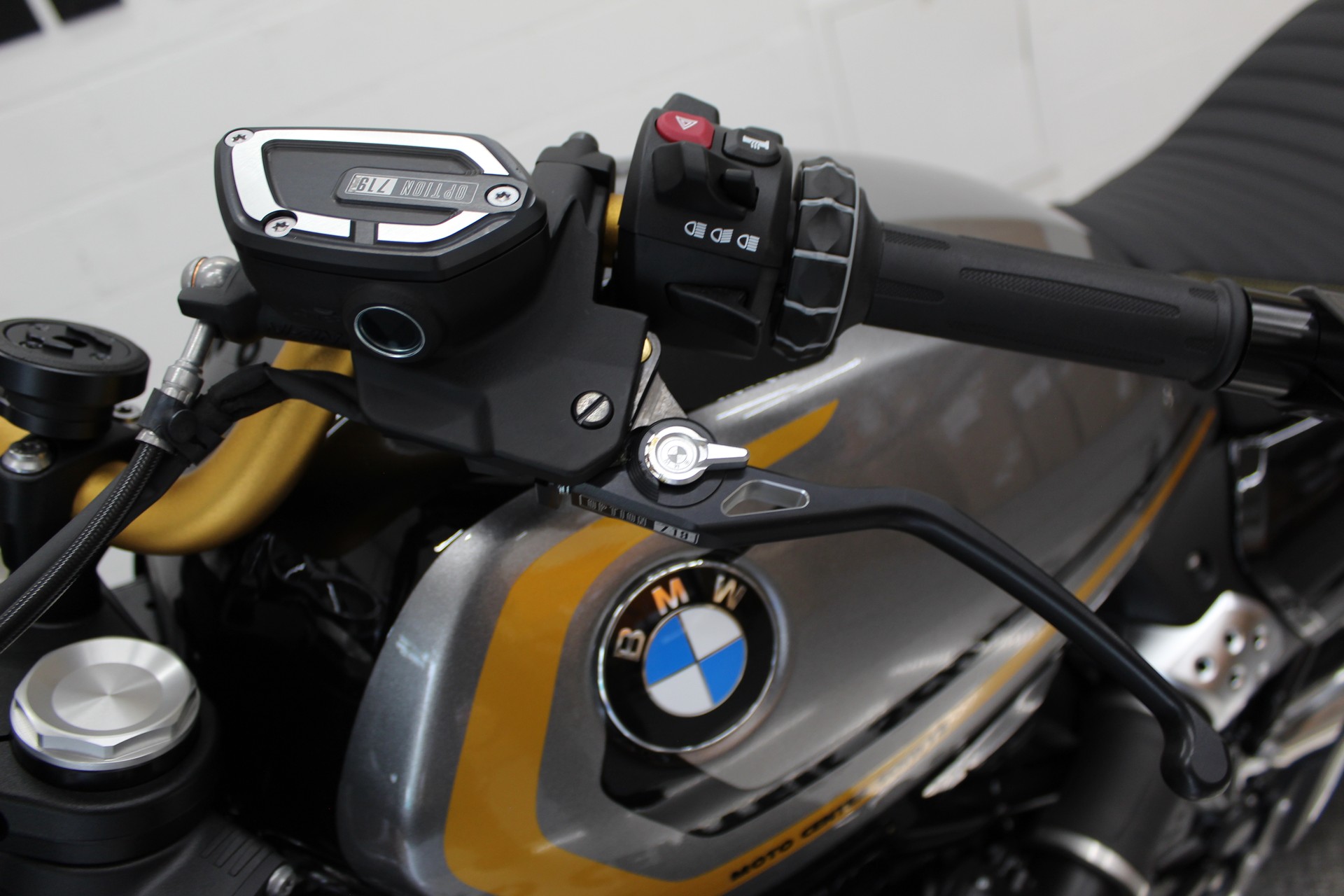 BMW R 12-image-6