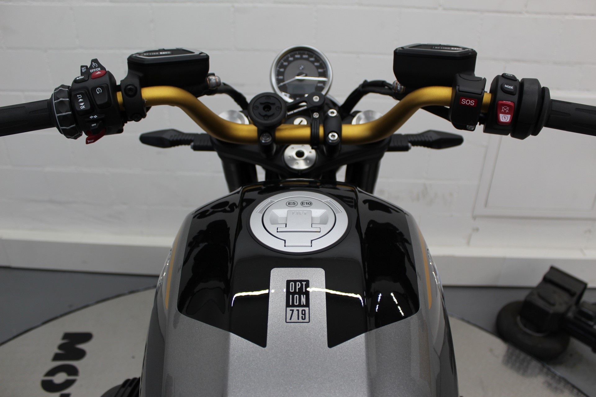 BMW R 12-image-5