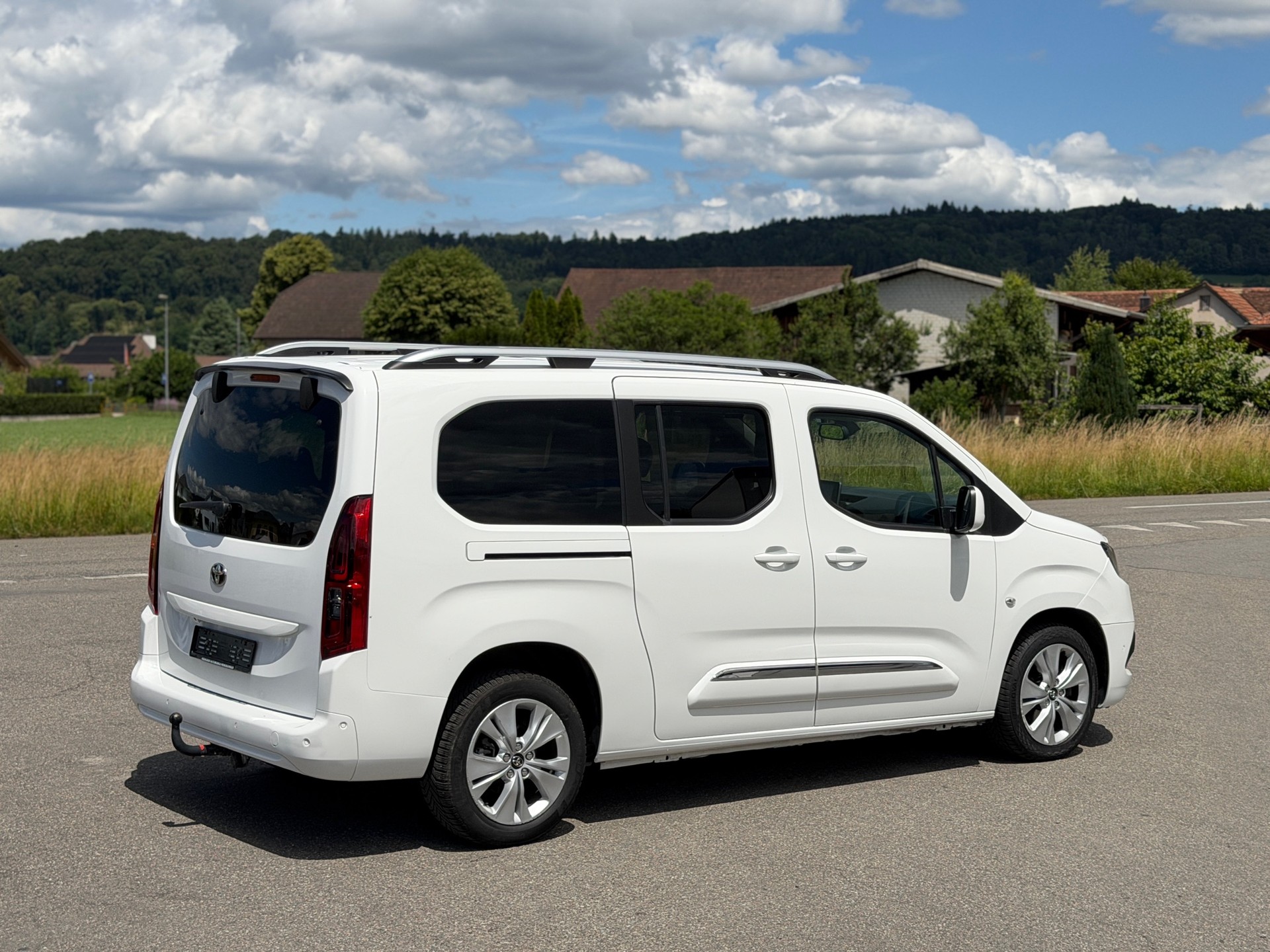 TOYOTA Proace City Verso 1.2 Trend Long Automatik-image-14