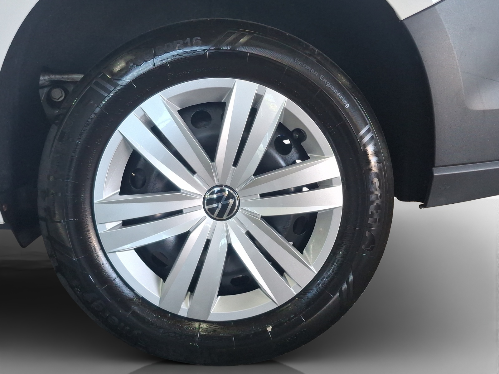 VW Caddy Cargo 2.0TDI 4Motion-image-13