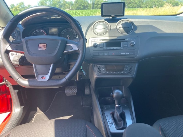 SEAT Ibiza 1.2 TSI FR Viva DSG-image-13