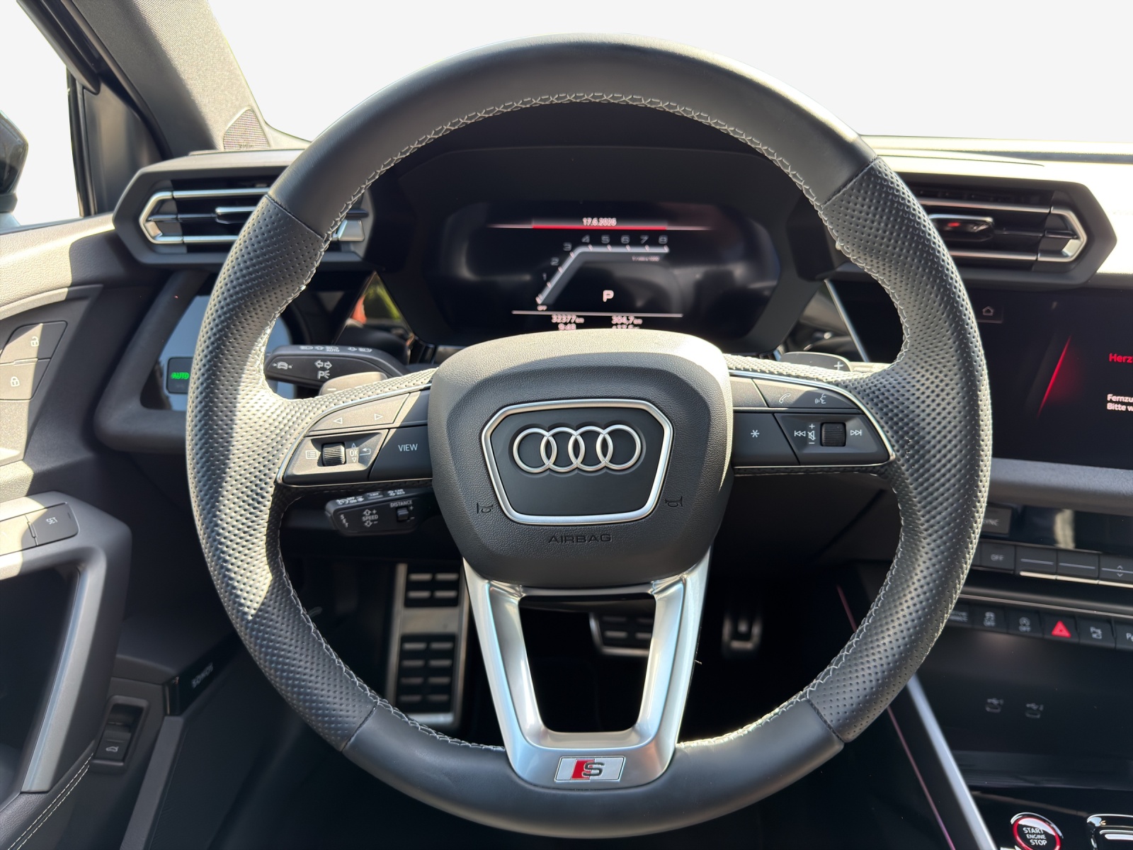 AUDI S3 Sportback TFSI quattro S-tronic-image-9