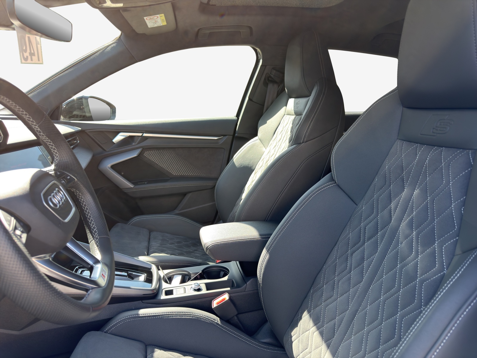 AUDI S3 Sportback TFSI quattro S-tronic-image-7