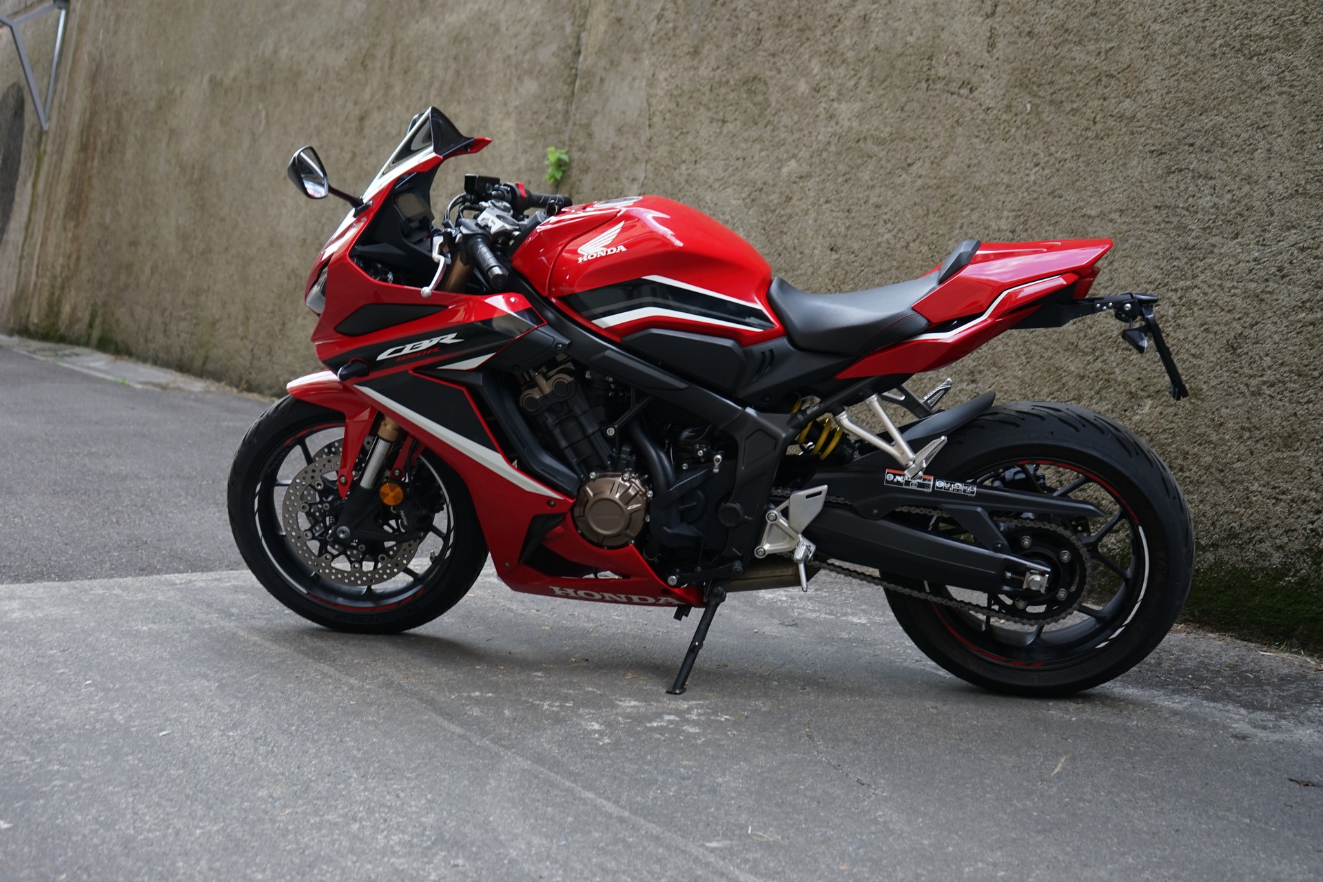 HONDA CBR 650 R-image-1