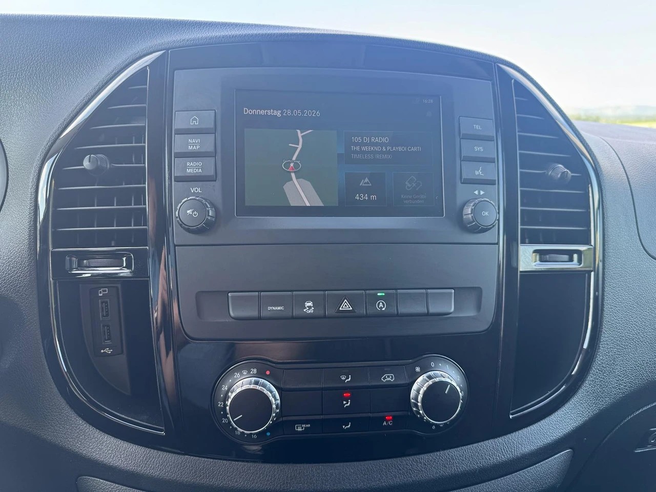 MERCEDES-BENZ Vito 116 CDI Select Tourer 4Matic 9G-Tronic 9 Sitzer-image-13