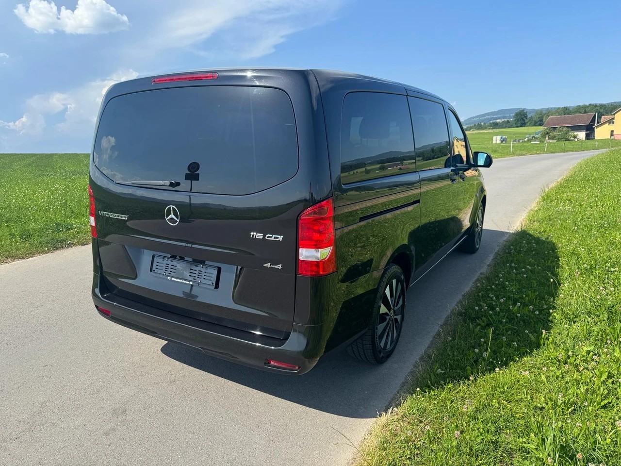 MERCEDES-BENZ Vito 116 CDI Select Tourer 4Matic 9G-Tronic 9 Sitzer-image-4