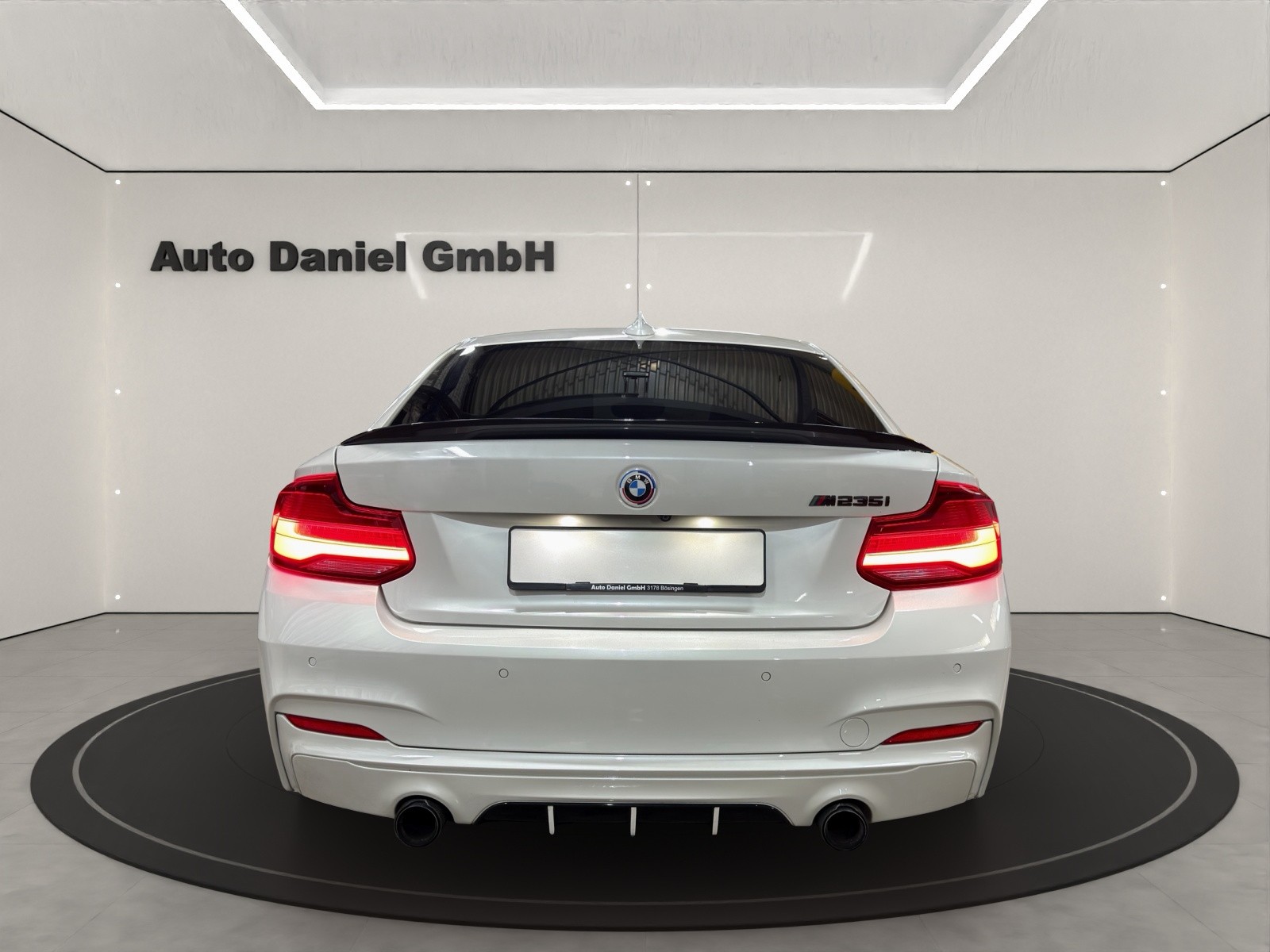 BMW M235i Steptronic / M-Performance-image-6
