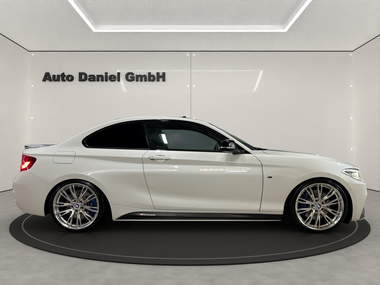 BMW M235i Steptronic / M-Performance-image-4