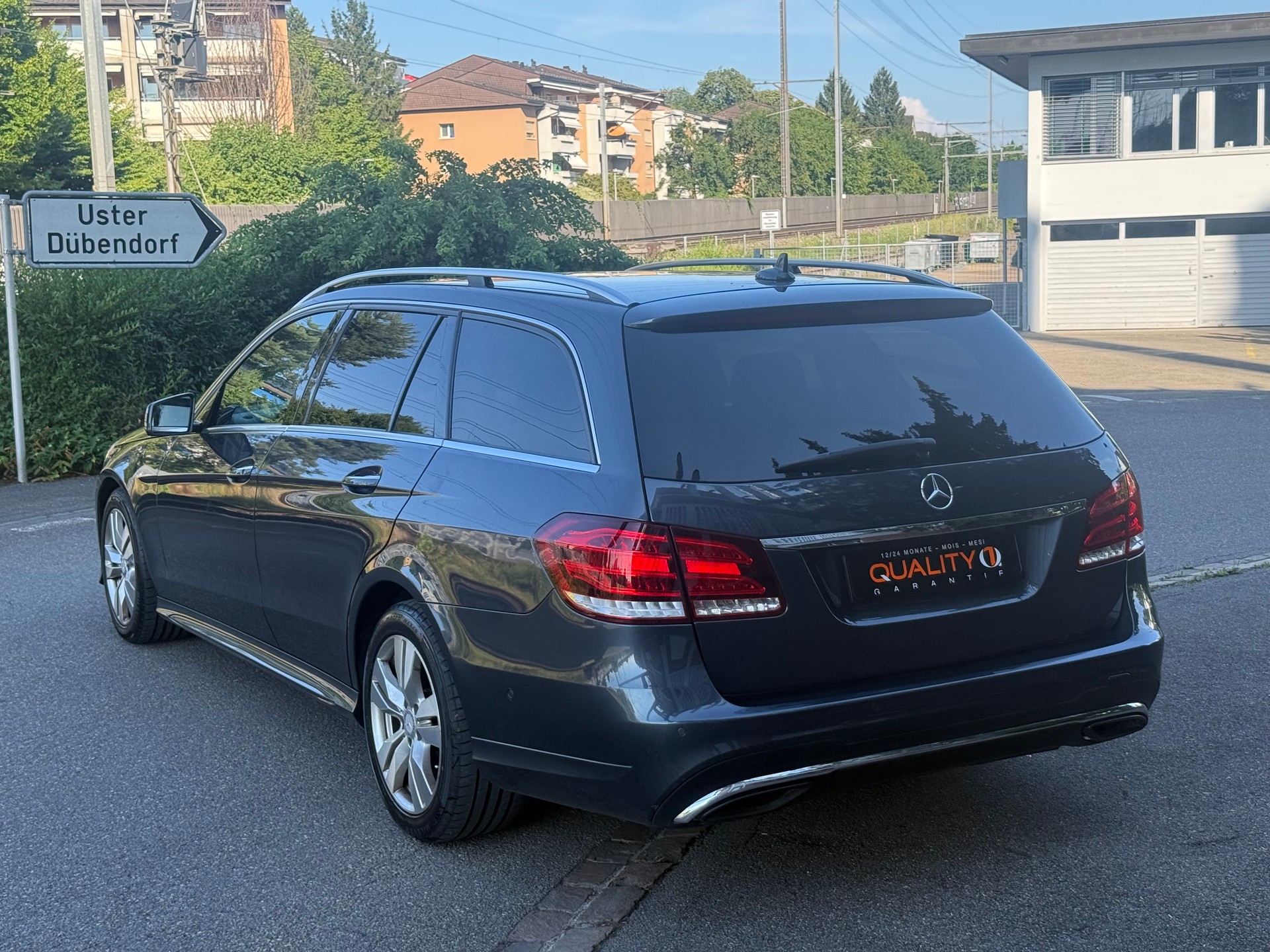 MERCEDES-BENZ E 250 CDI BlueEfficiency 4Matic 7G-Tronic-image-3