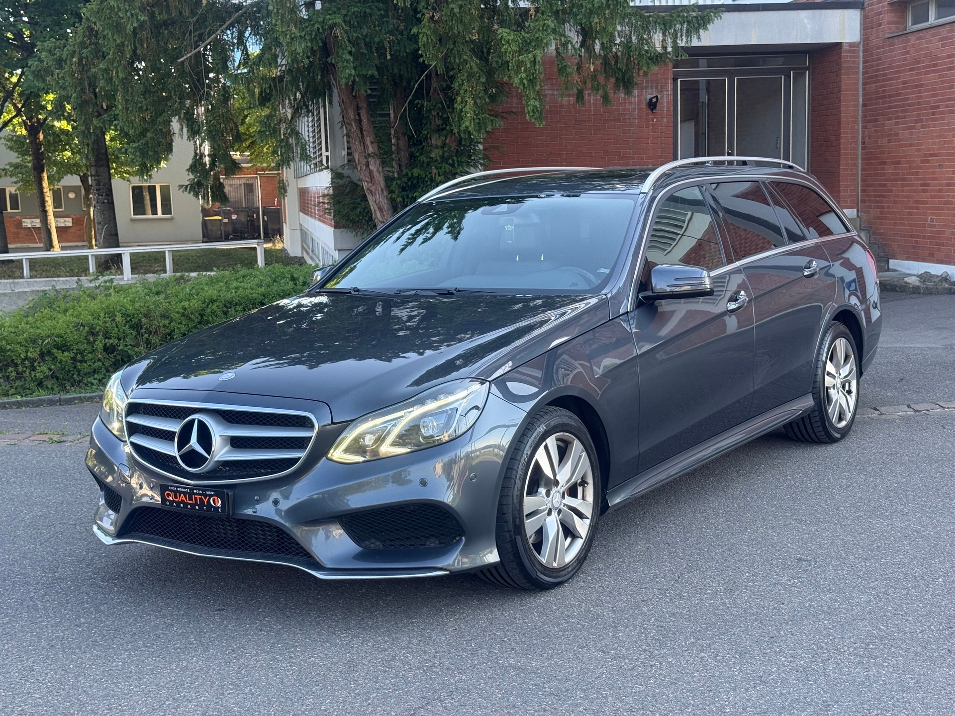 MERCEDES-BENZ E 250 CDI BlueEfficiency 4Matic 7G-Tronic-image-2