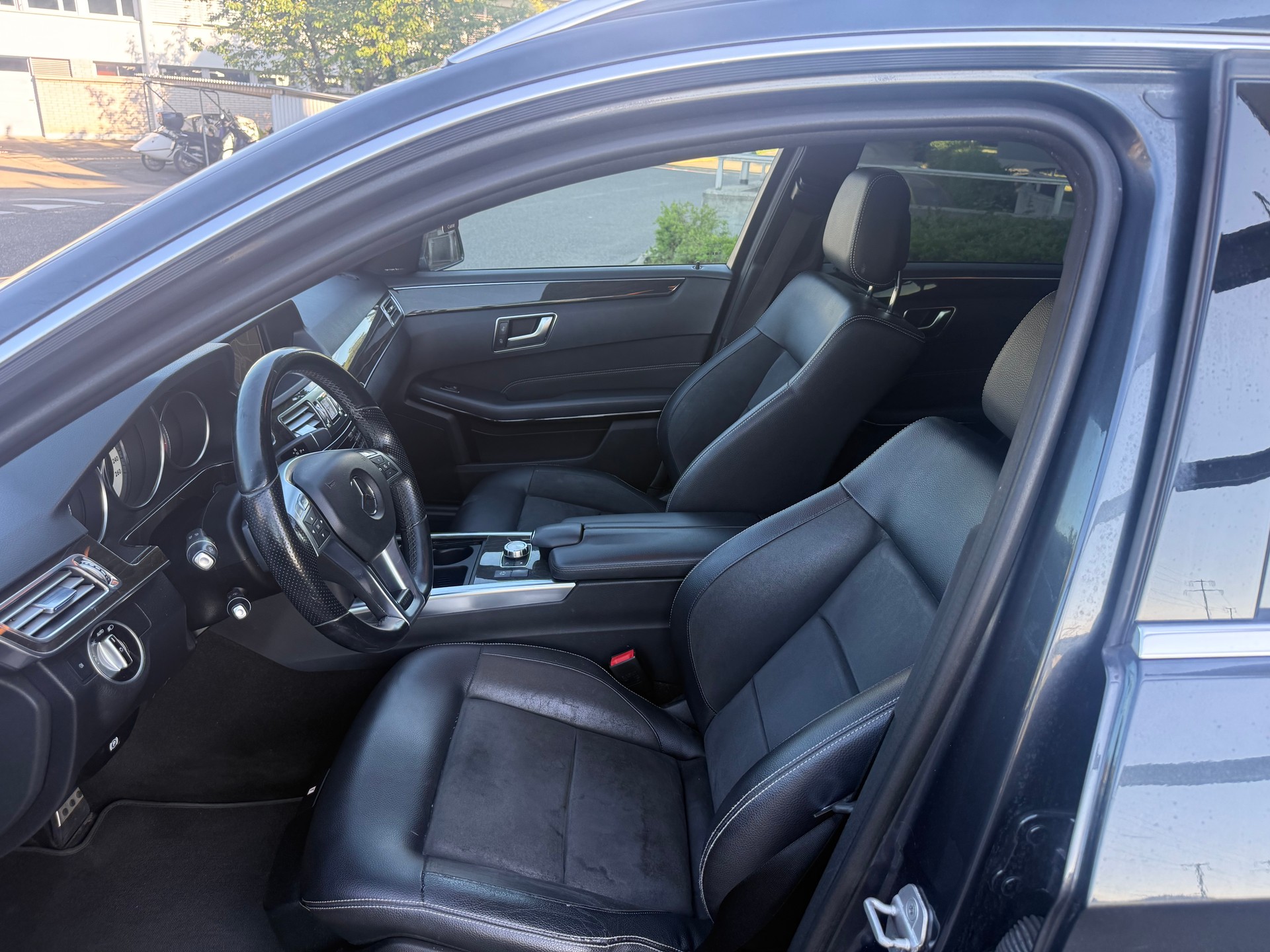 MERCEDES-BENZ E 250 CDI BlueEfficiency 4Matic 7G-Tronic-image-6