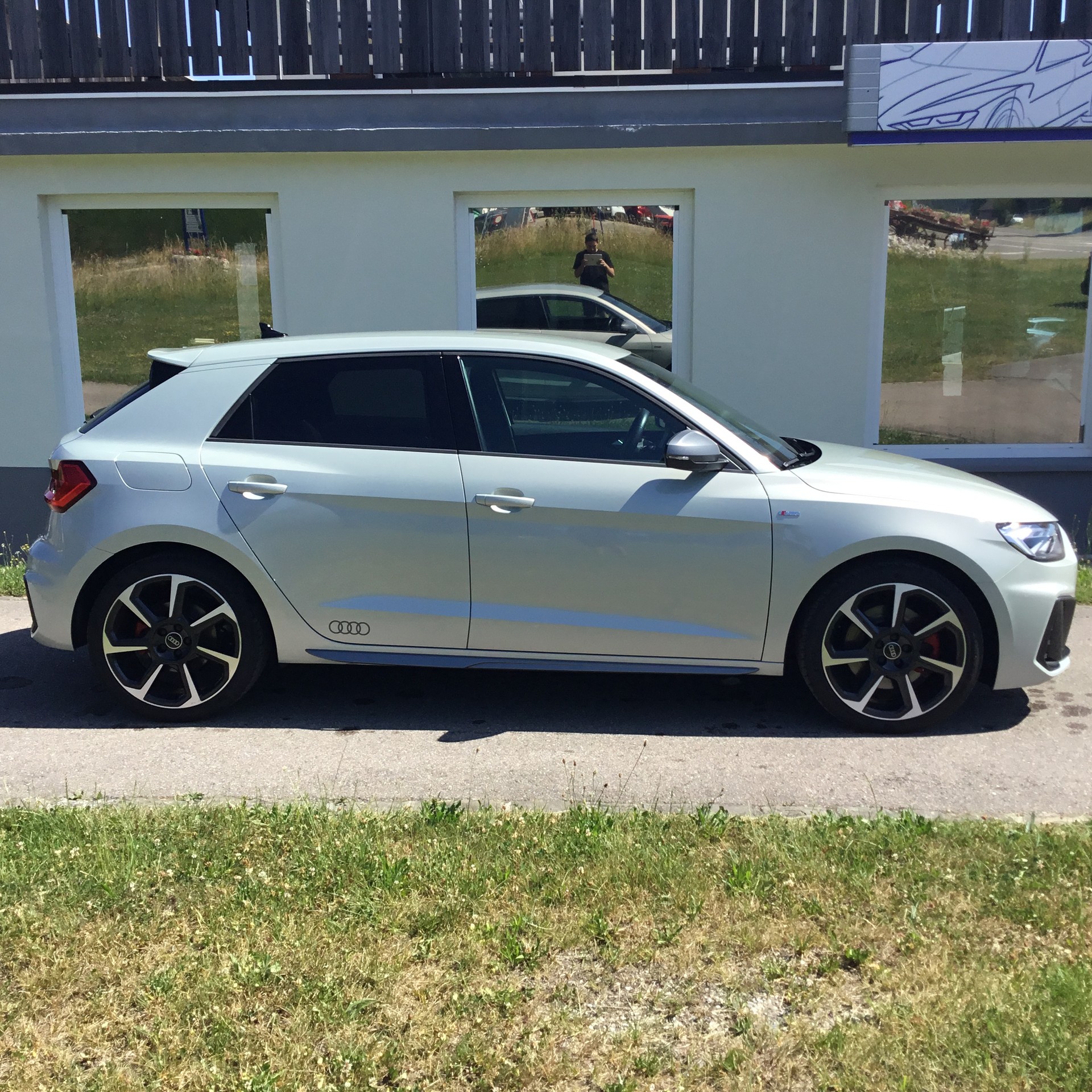 AUDI A1 Sportback 40 TFSI S Line S-tronic-image-4