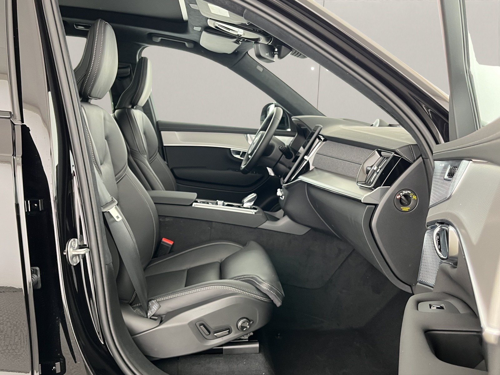 VOLVO XC90 2.0 T8 TE Black Edition eAWD-image-9