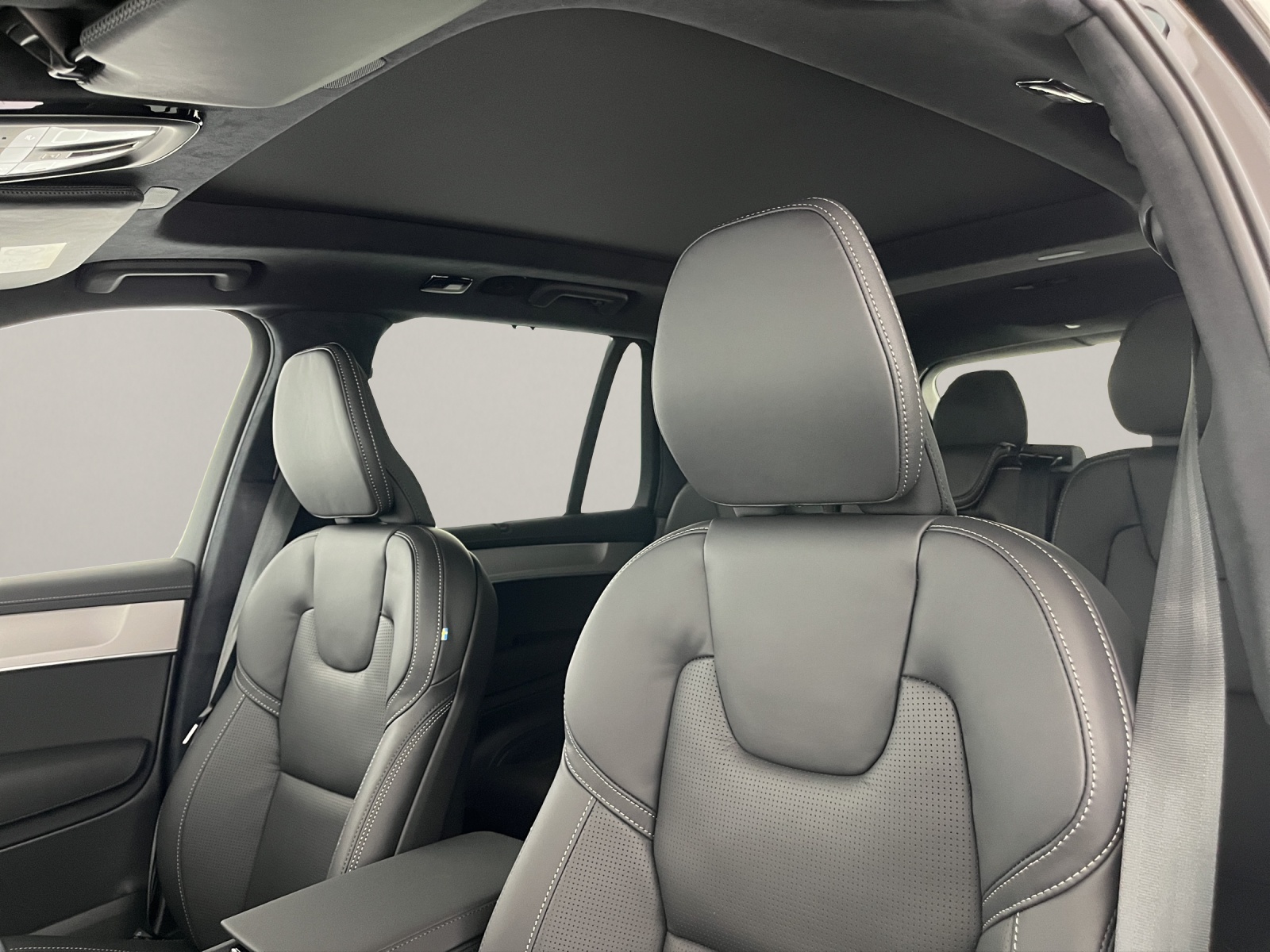 VOLVO XC90 2.0 T8 TE Black Edition eAWD-image-10