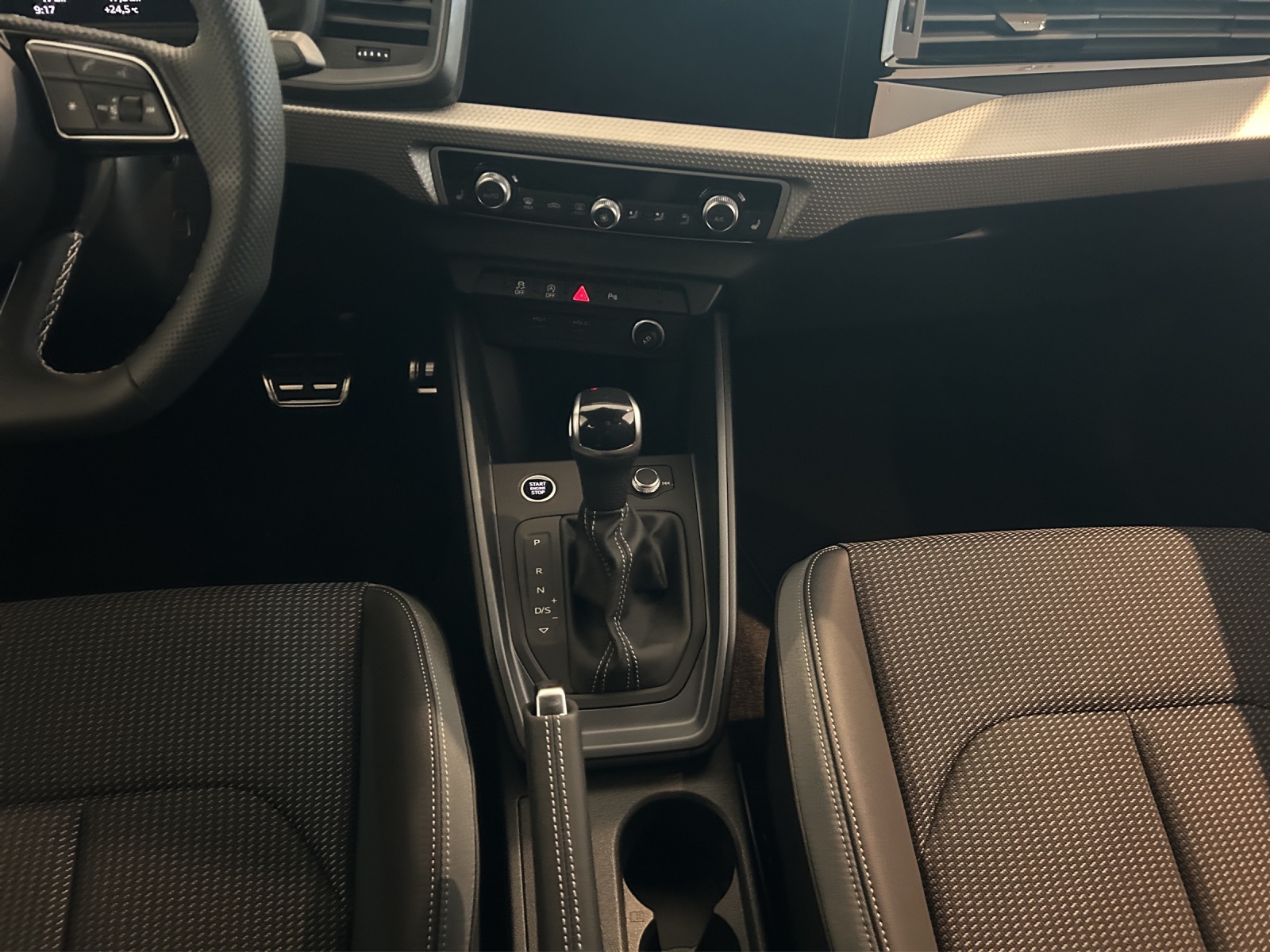 AUDI A1 Sportback 30 TFSI Attraction S-tronic-image-10