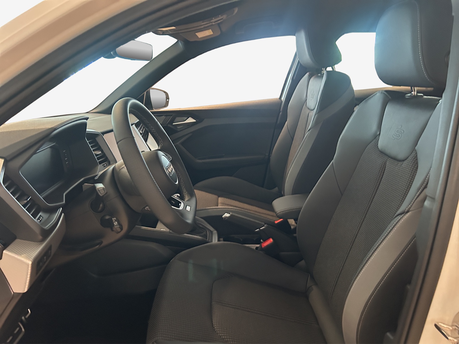 AUDI A1 Sportback 30 TFSI Attraction S-tronic-image-7