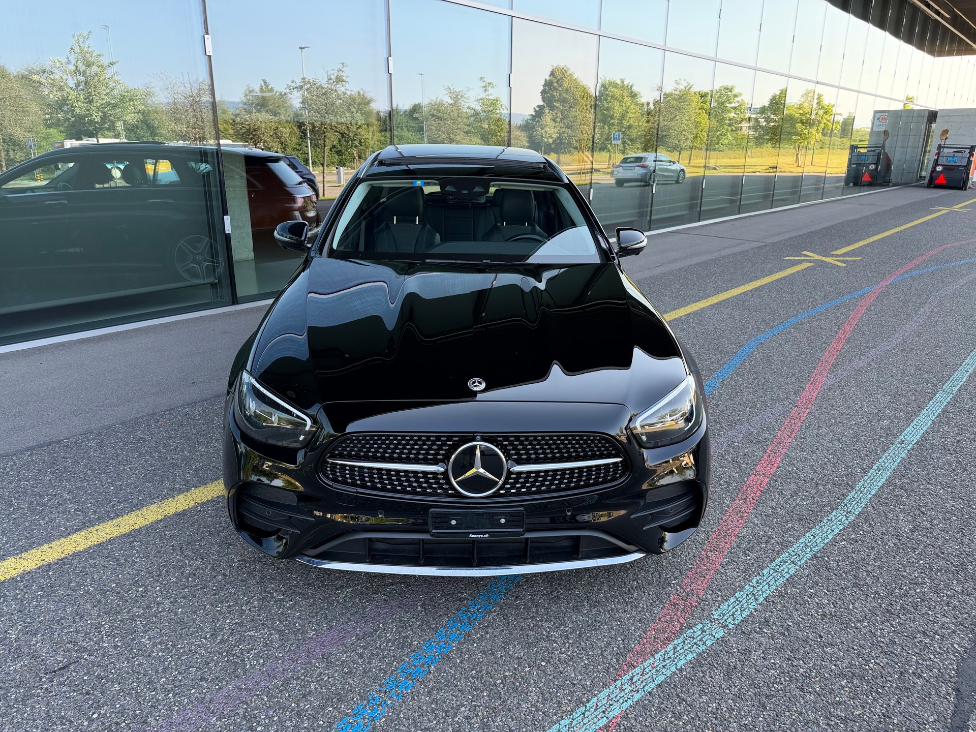 MERCEDES-BENZ E 300 e T 9G-Tronic AMG-LINE -- PANORAMA -- BURMESTER -- CH-Fahrzeug-image-7