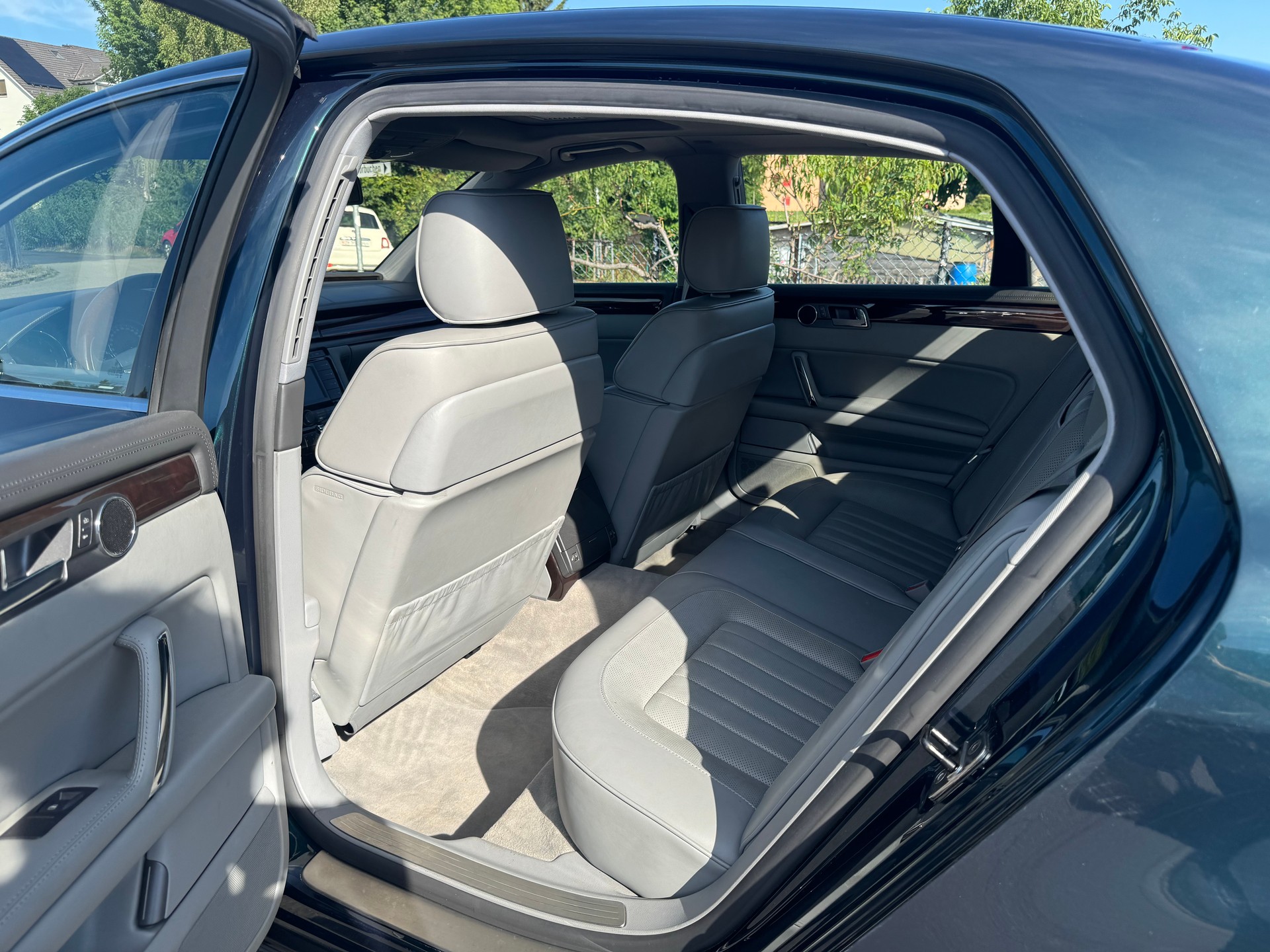 VW Phaeton 6.0 W12 4Motion-image-15