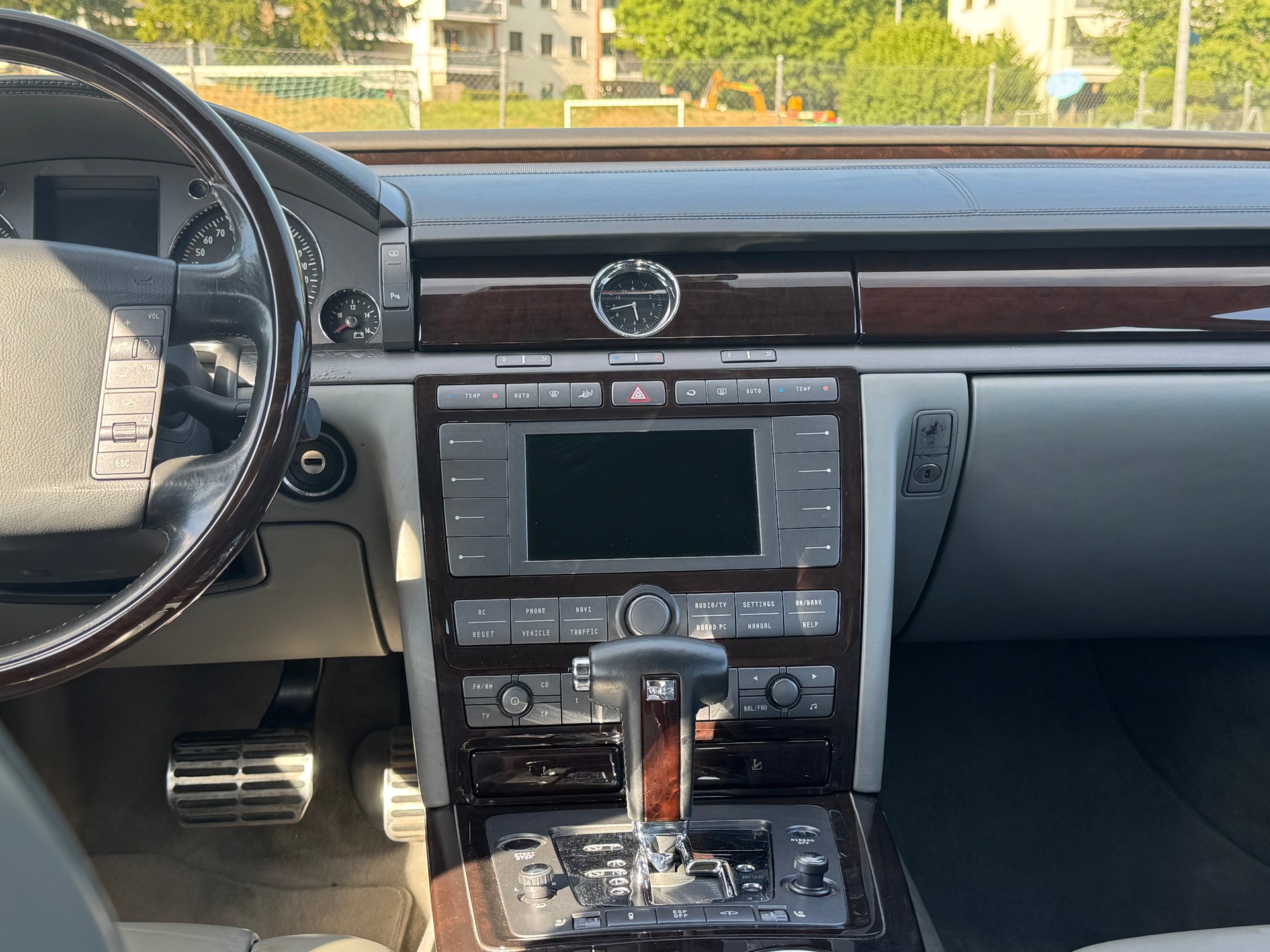 VW Phaeton 6.0 W12 4Motion-image-10