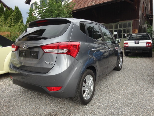HYUNDAI iX20 1.6 Style Automatic-image-3