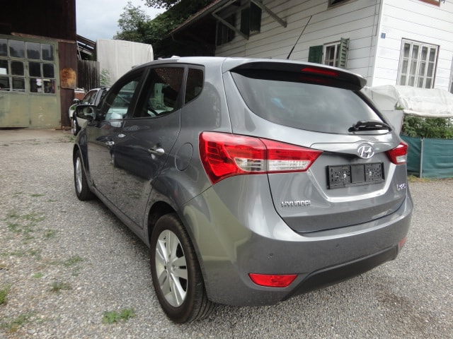 HYUNDAI iX20 1.6 Style Automatic-image-2
