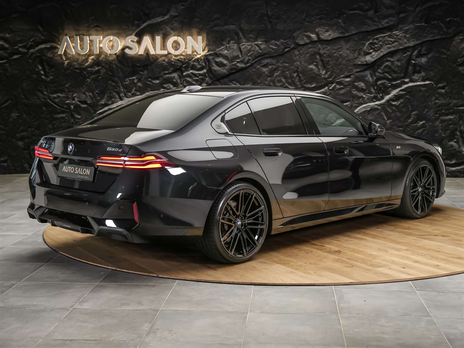 BMW 520d xDrive M Sport Steptronic *Werksgarantie*21" Felgen*Sitzlüftung*Head Up*Harman/Kardon*-image-5