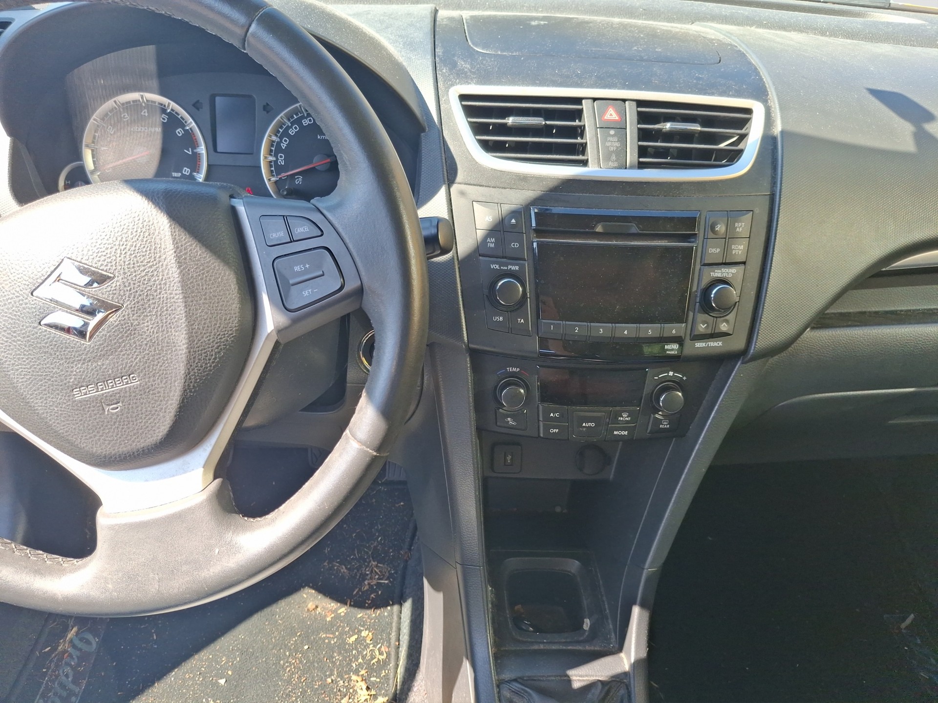 SUZUKI Swift 1.2i 16V GL Indigo-image-7